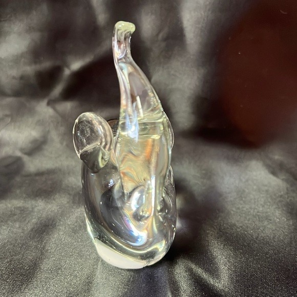 Elegant Glass Elephant Figurine - photo 4