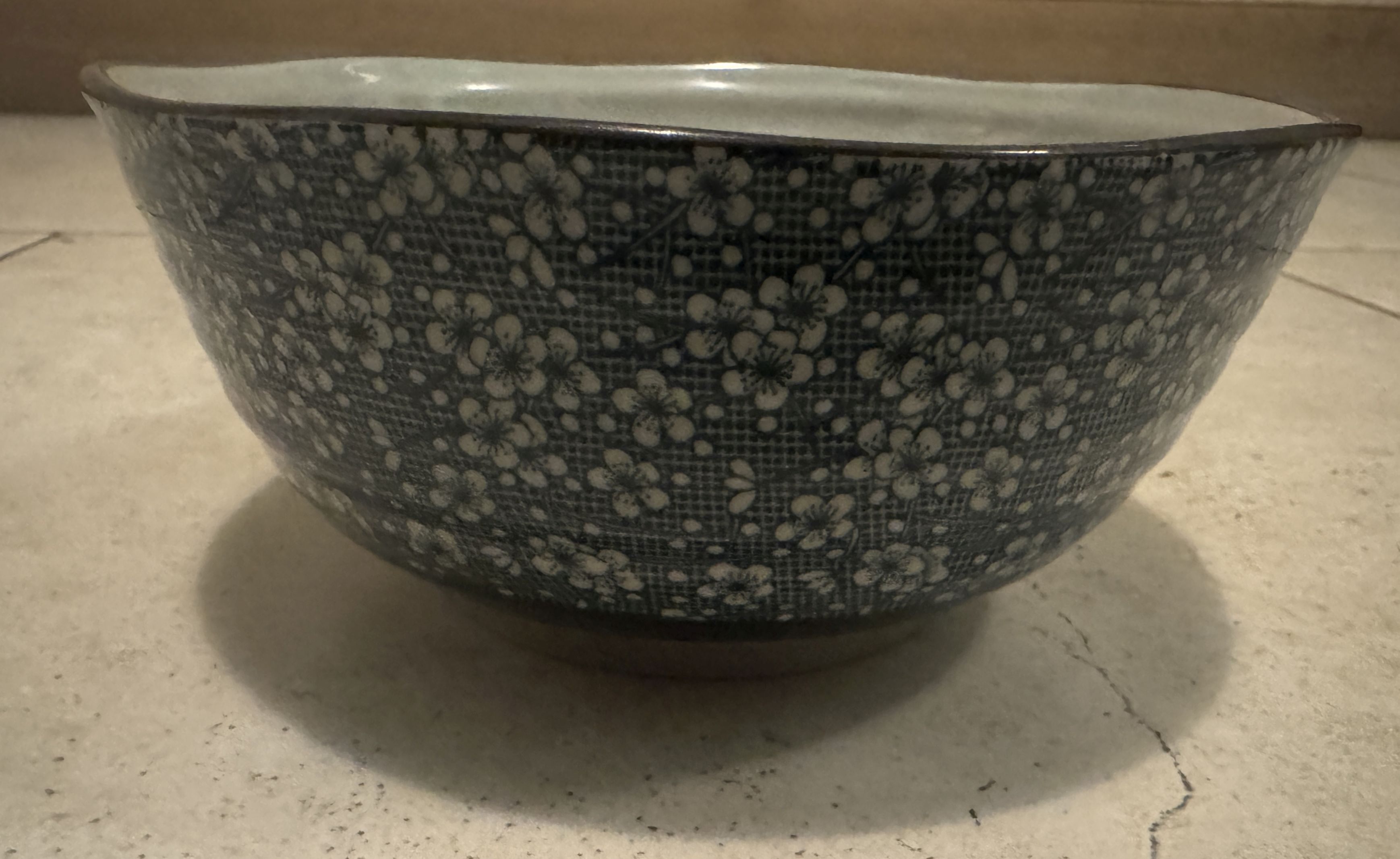 Beatiful Blue & White Ceramic Bowl - Floral Pattern - photo 3