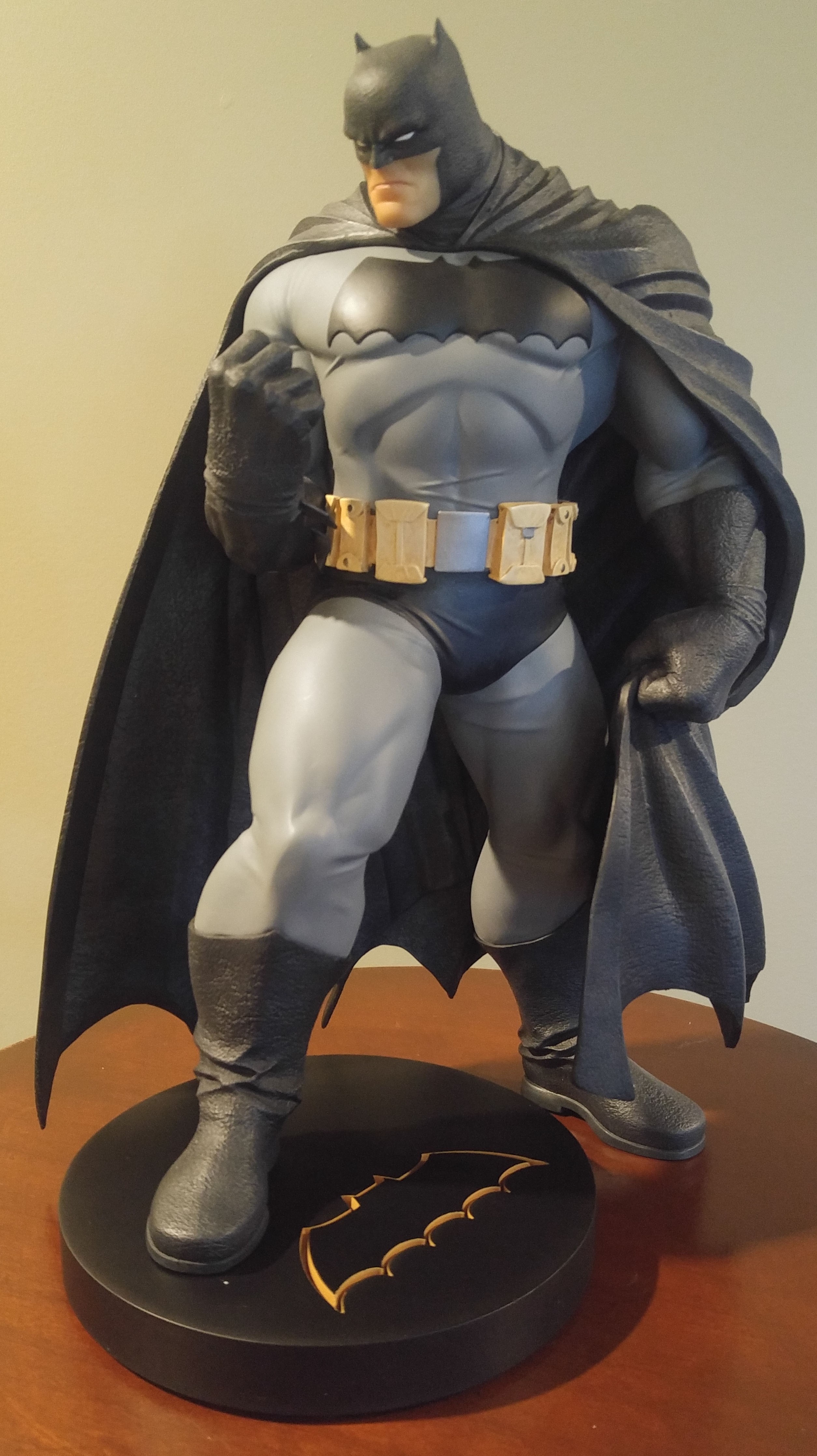Batman DC Comics Designer Series Andy Kubert 12 inch statue! - photo 2