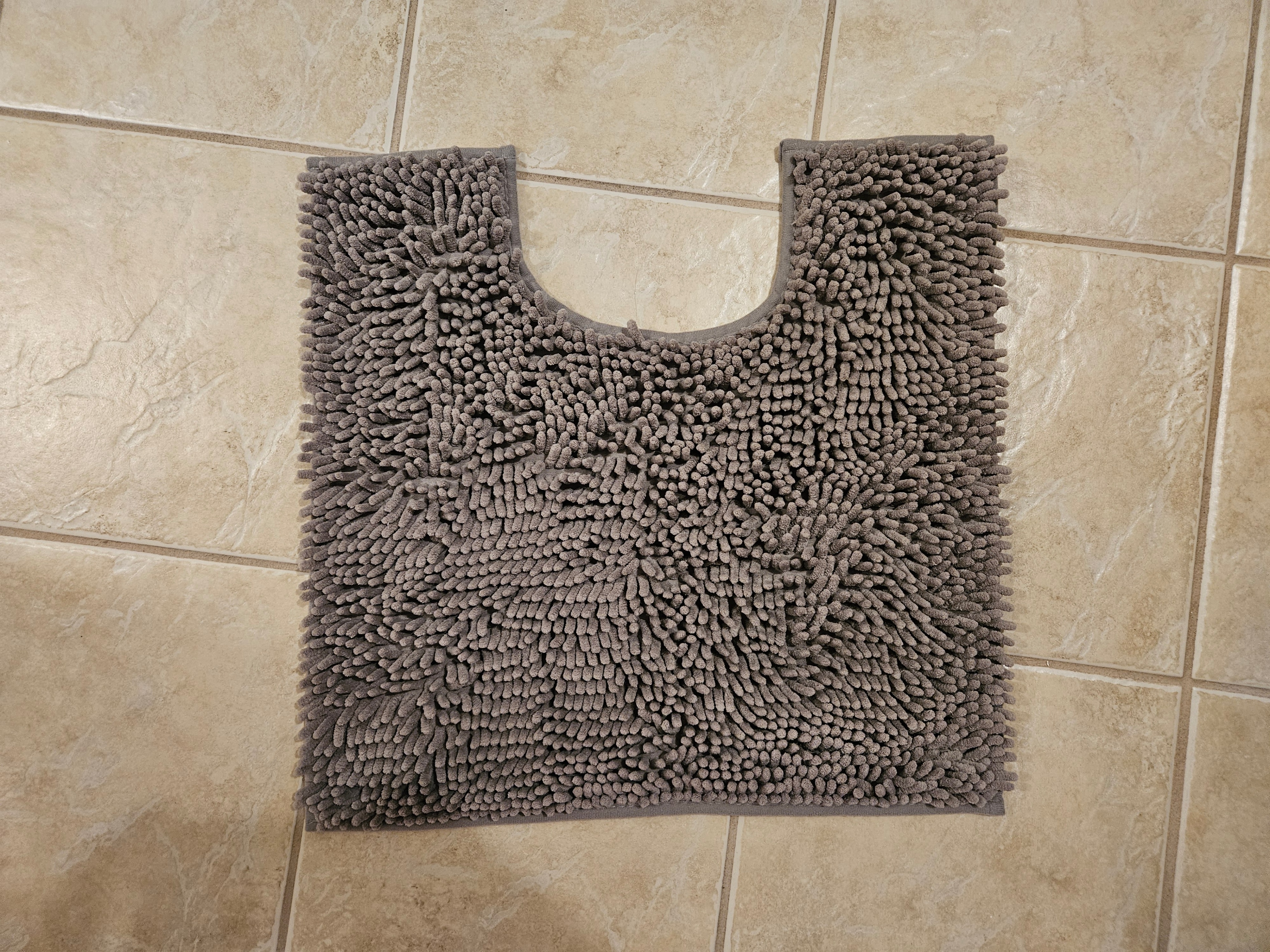 U Sharped Toilet Contour Mat 20 x 20 Inches Brand New - photo 2