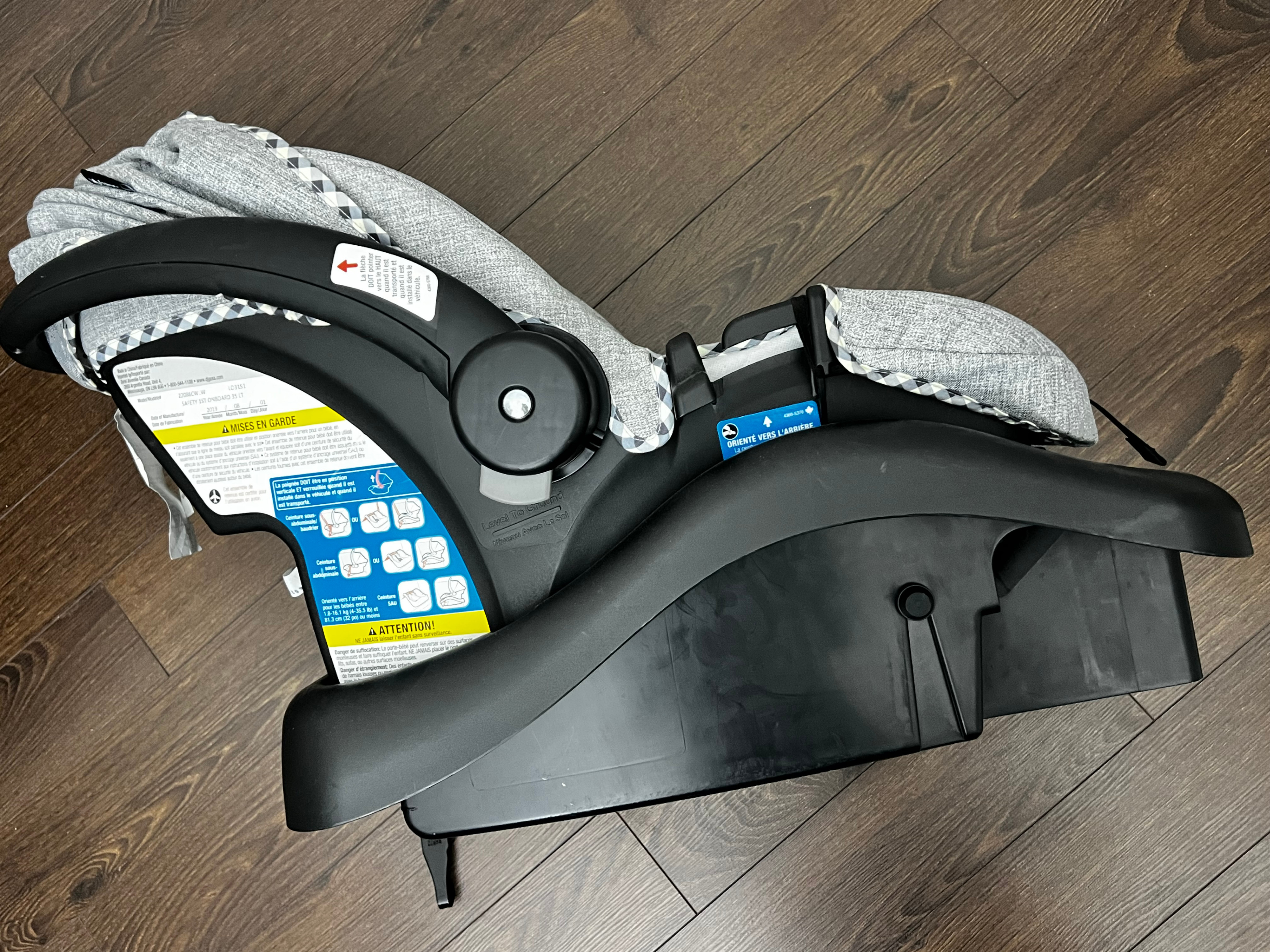 Infant Car Seat with Base – Safety 1st OnBoard 35 LT – $60 - photo 3