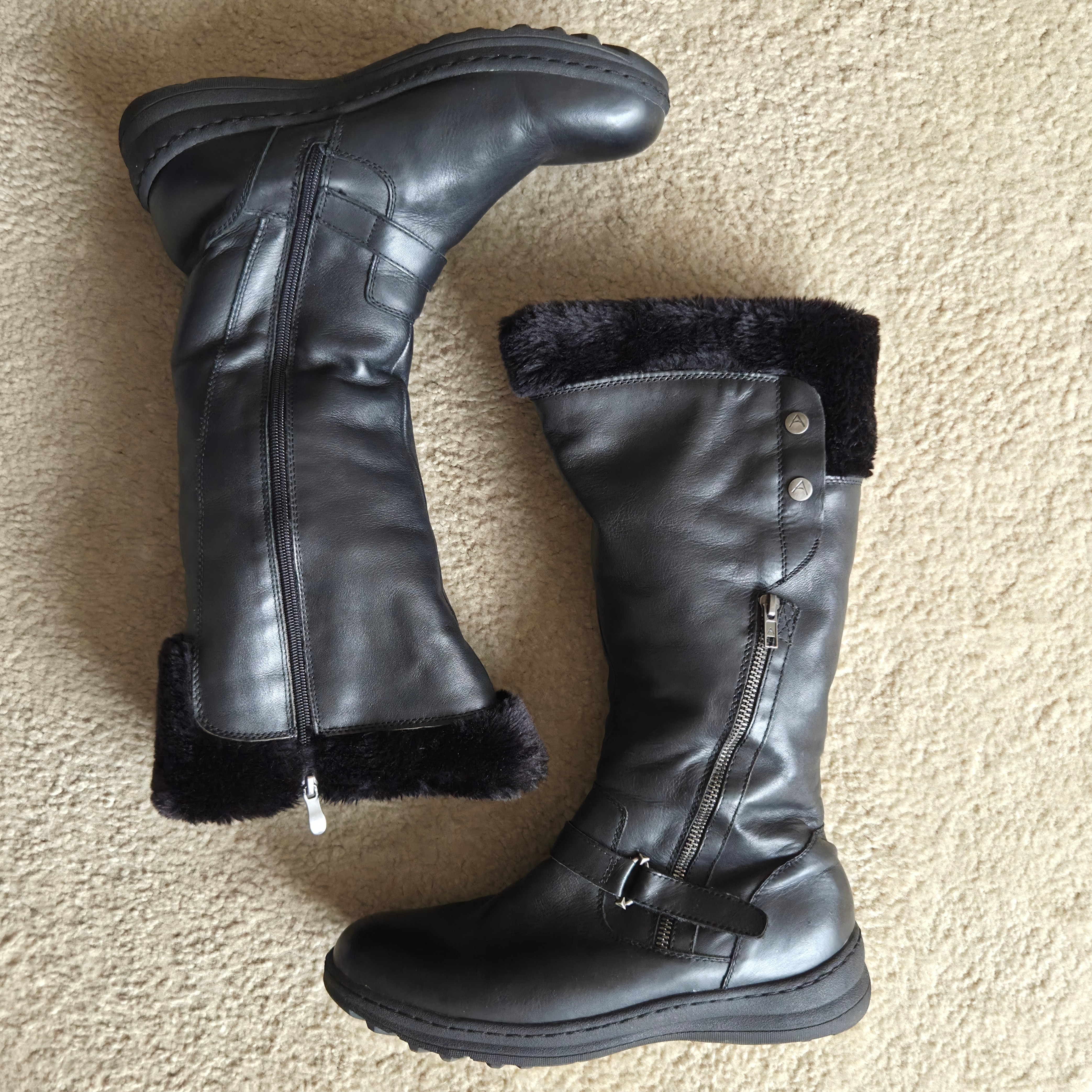 Artica waterproof winter boots - Women's size 11 - photo 2