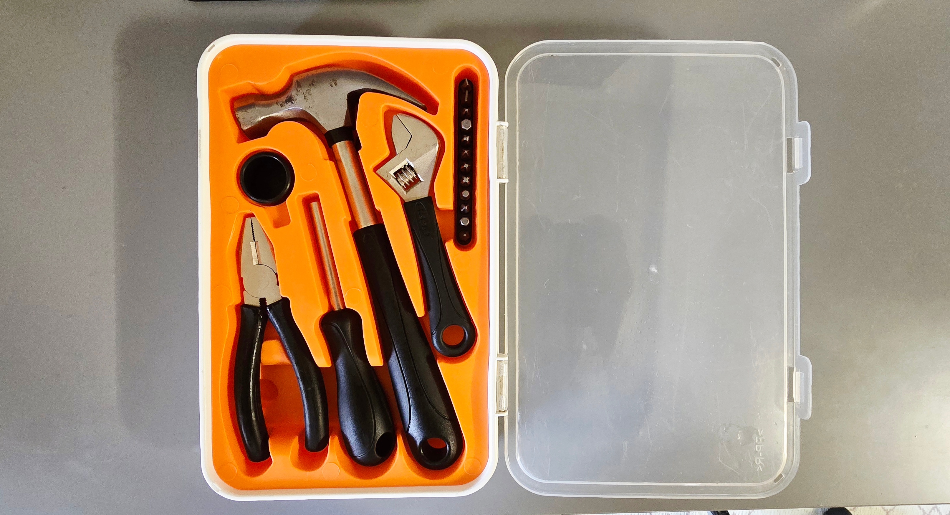 🚨LAST WEEK🚨 17 Piece Home Tool Kit