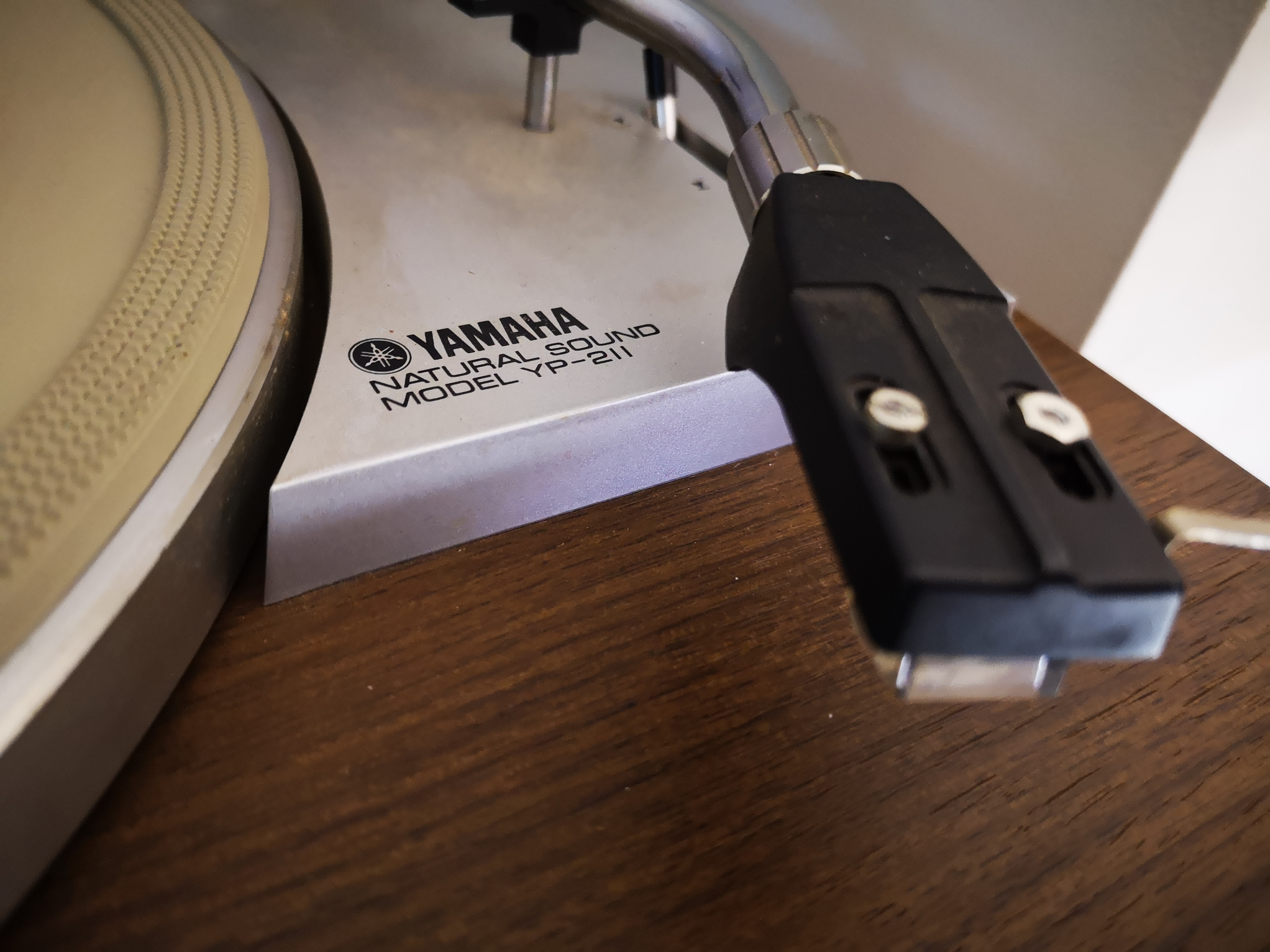 Yamaha YP-211 Natural Sound Turntable - photo 3