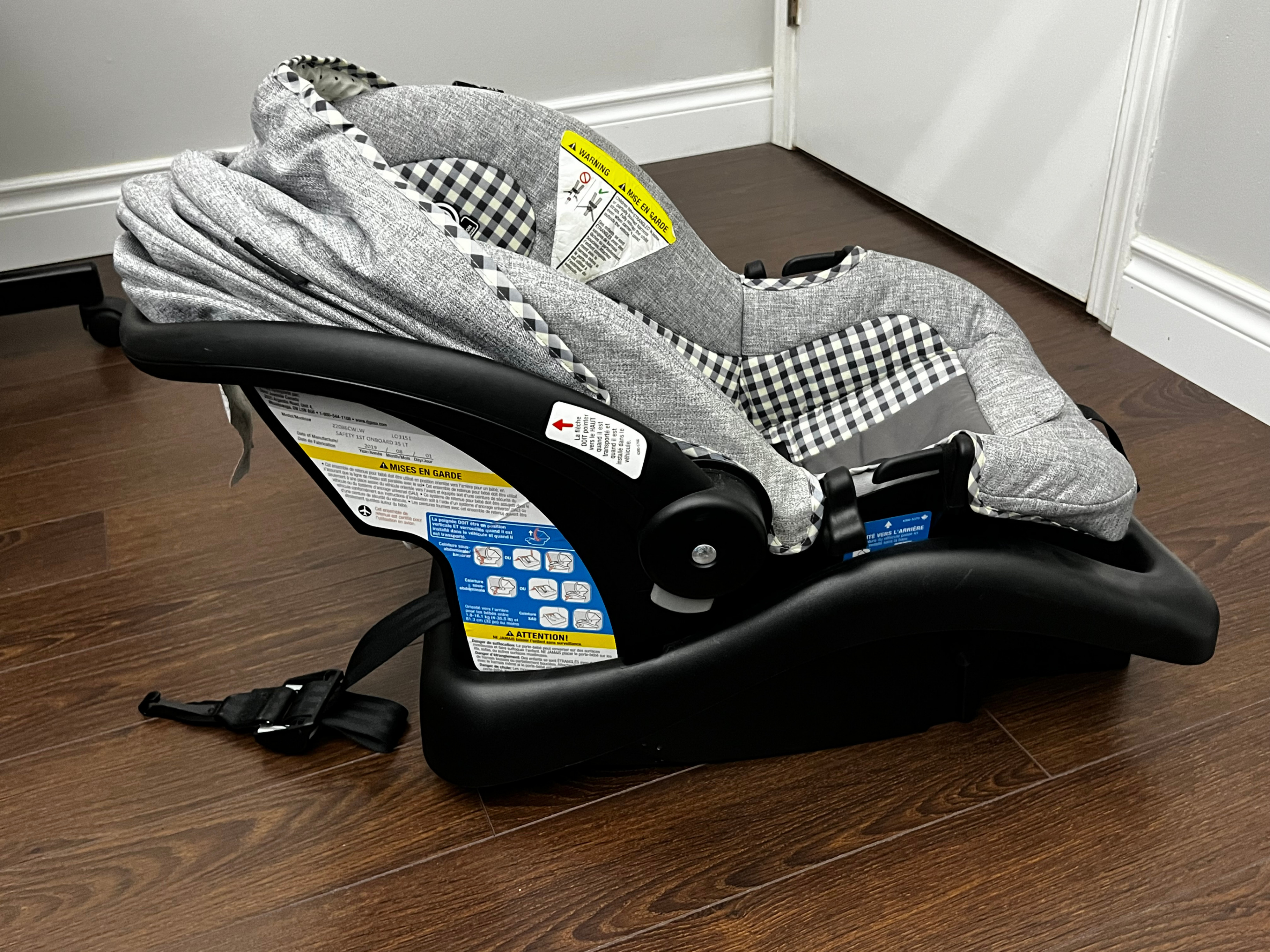 Infant Car Seat with Base – Safety 1st OnBoard 35 LT – $60 - photo 2