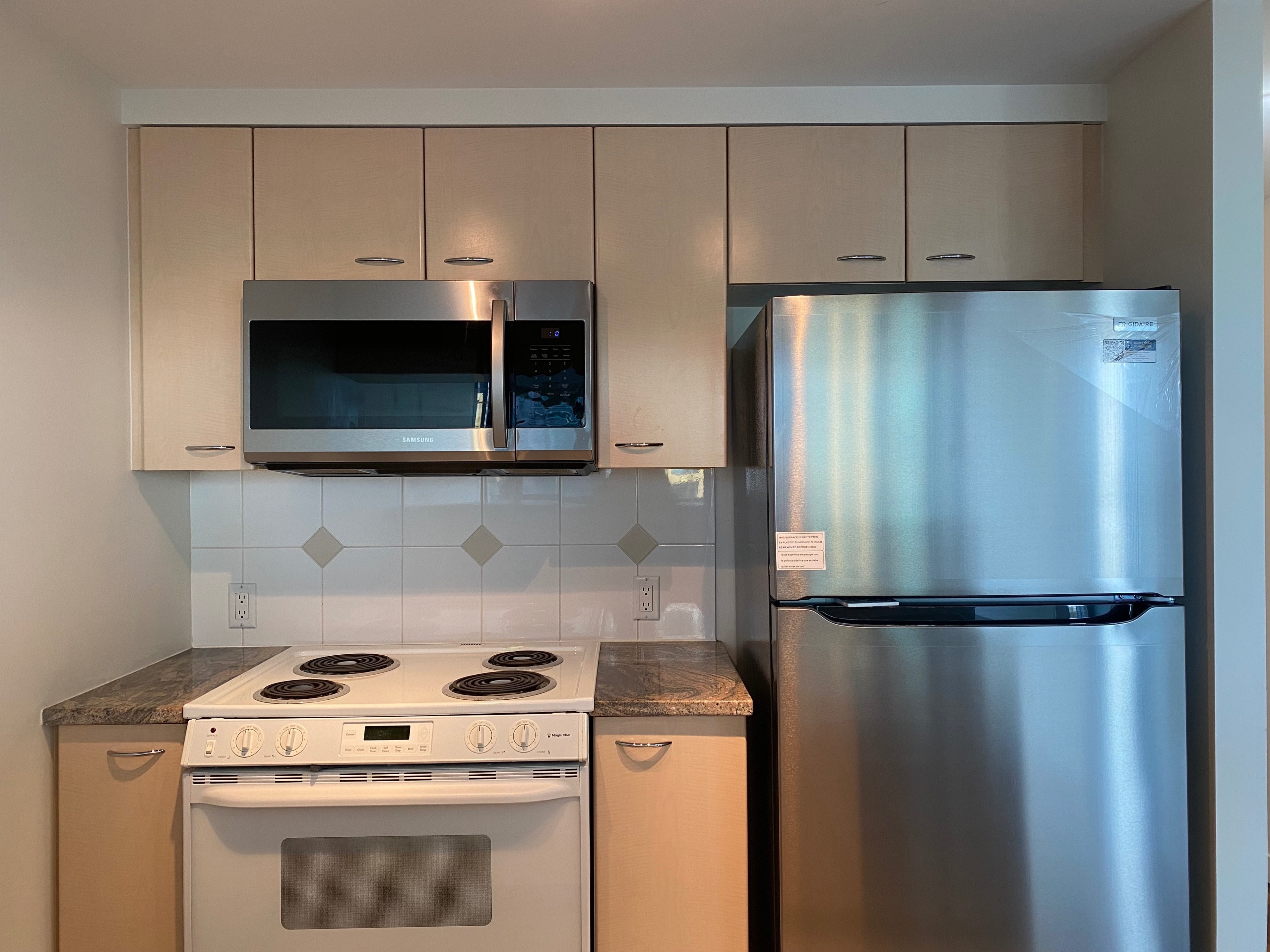 1 Bed + 1 Bath Apartment with View - Central downtown - photo 2
