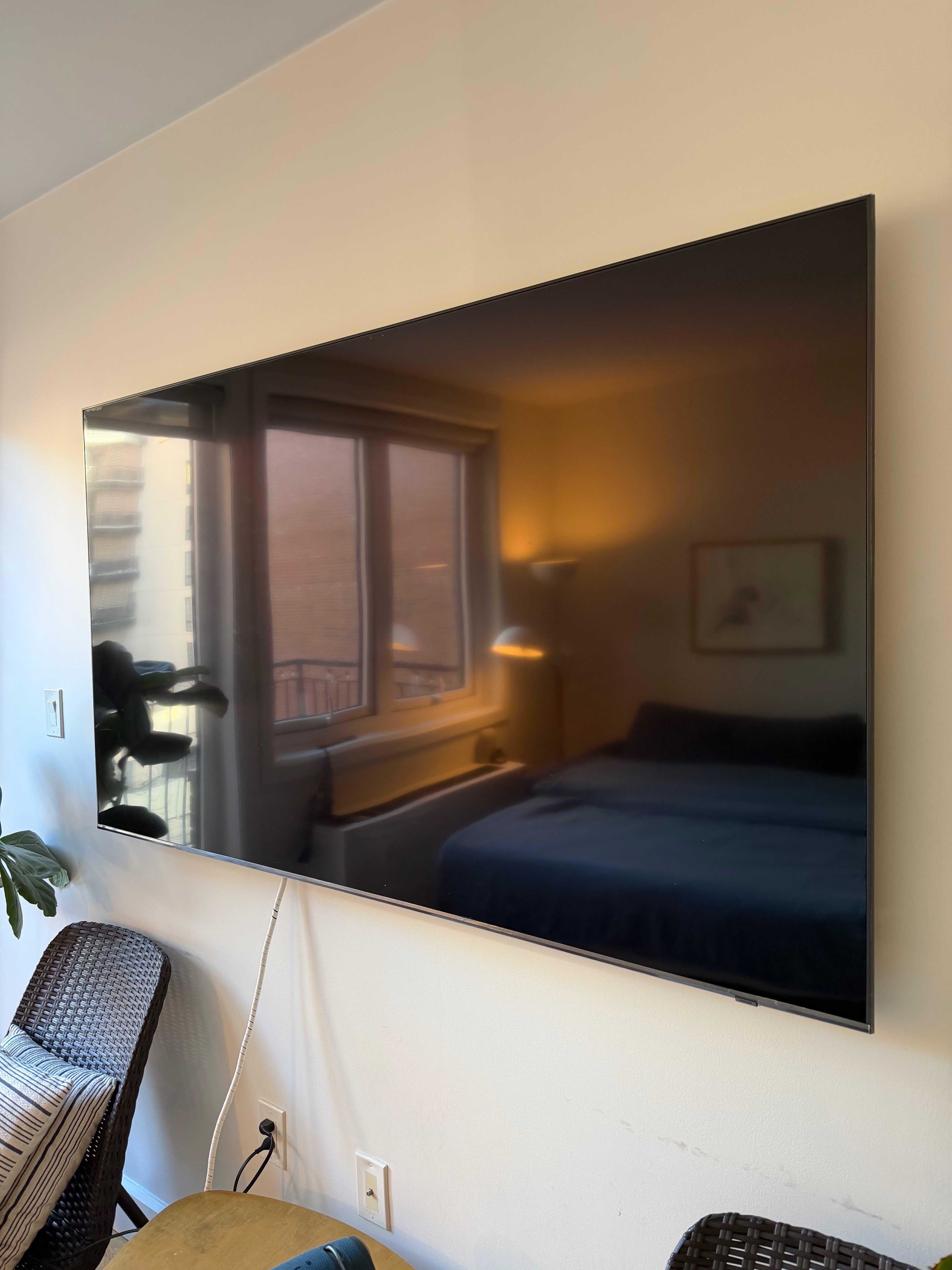 75" Class Q60B QLED 4K Smart TV (2022) - photo 2