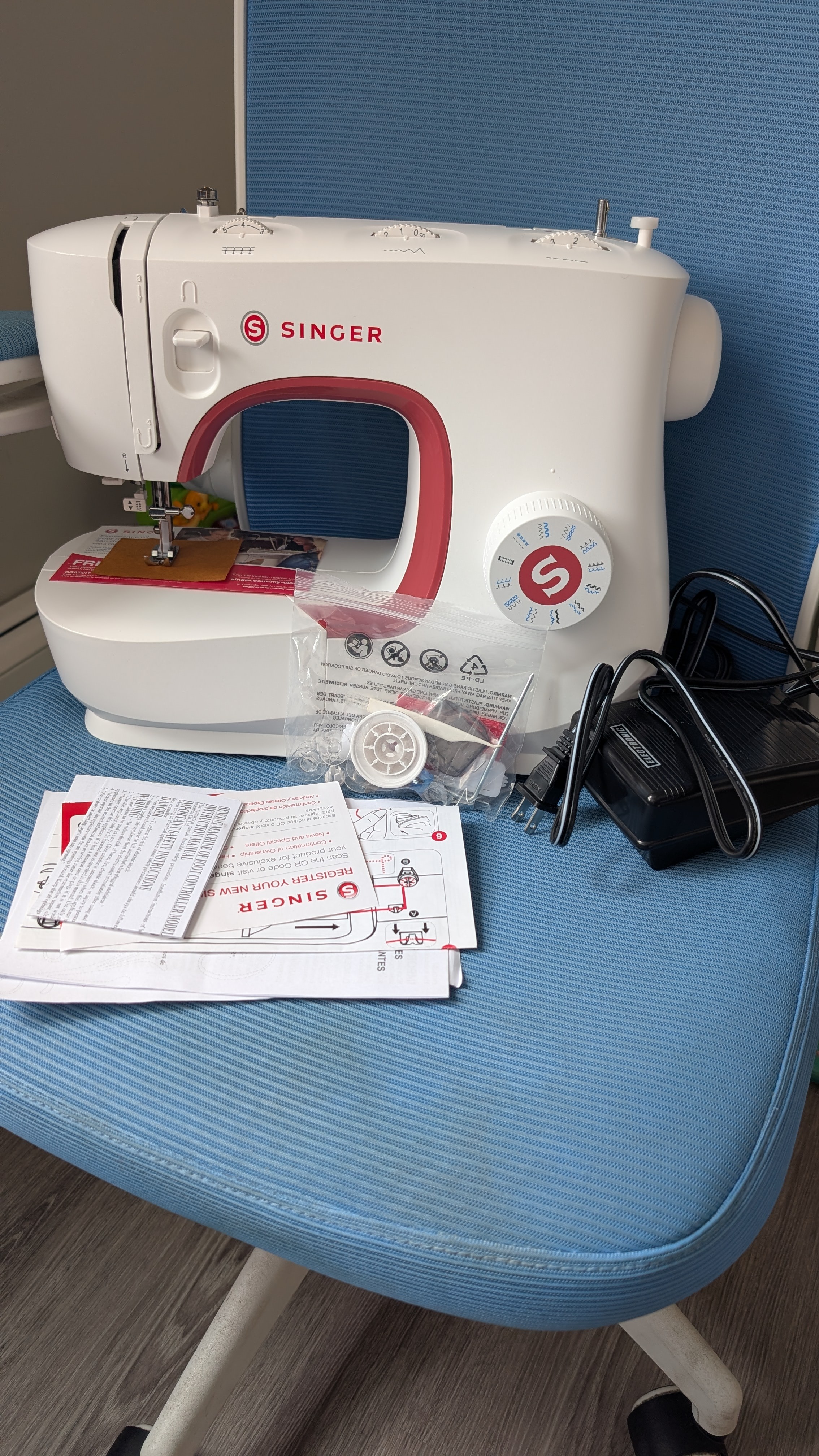 NEW SINGER MX231 Lightweight & Portable Sewing Machine