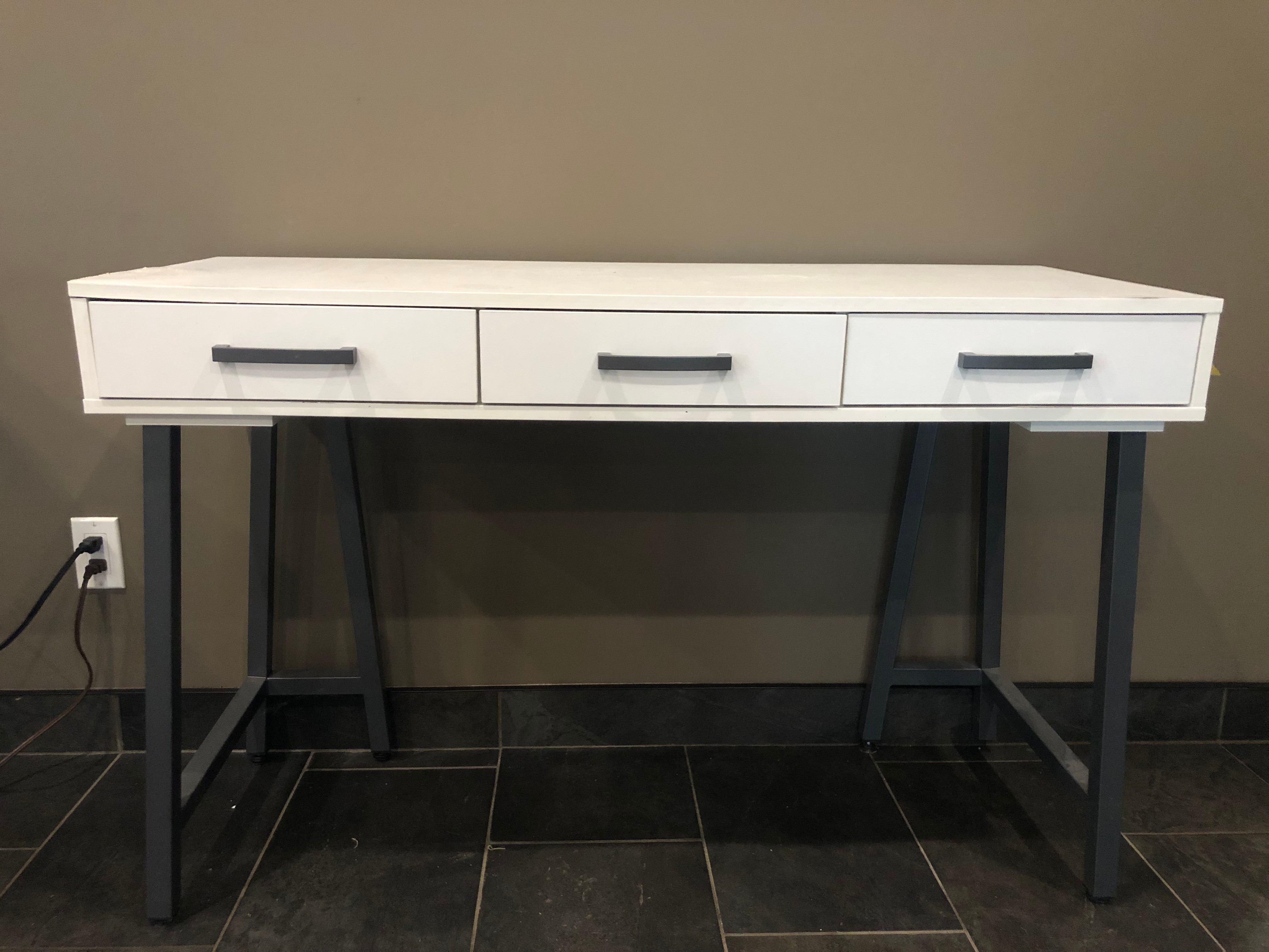 Office Desk/Computer Desk