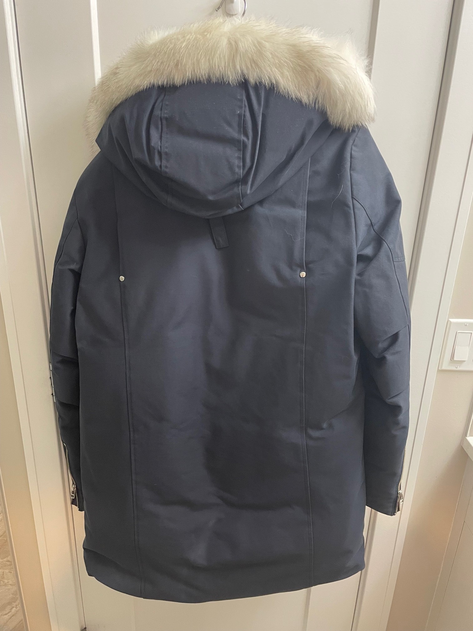 Moose Knuckles ORIGINAL SHEARLING TRIM STIRLING PARKA - photo 2