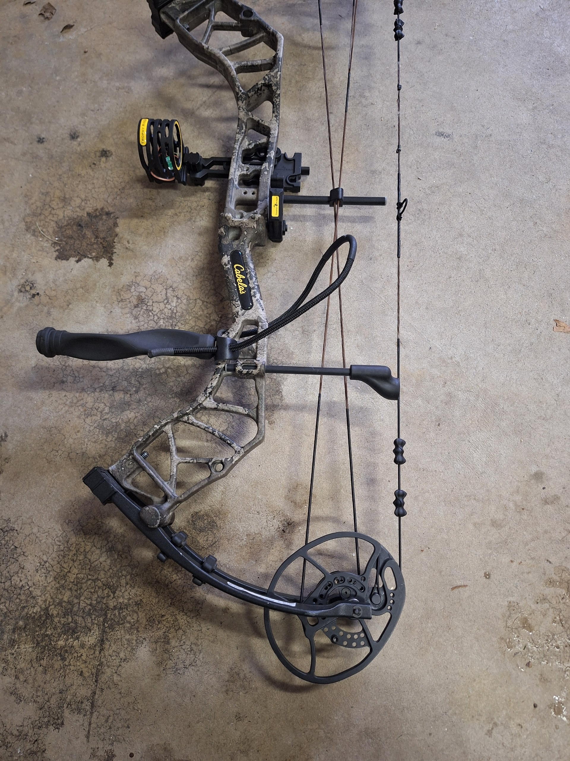 Bear Archery Uproar Compound Bow 70lb 25.5-30 Draw