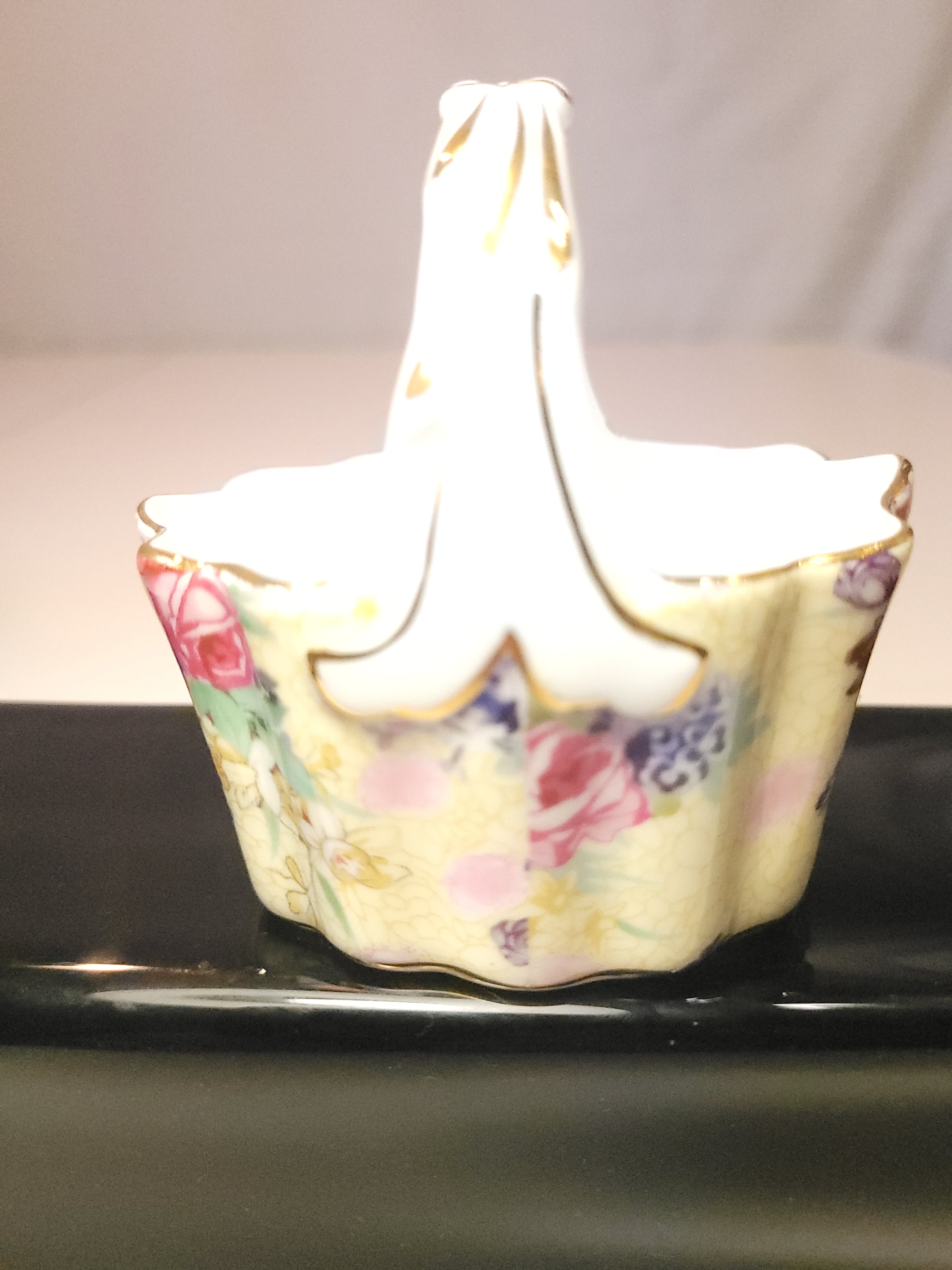 1950s Chintz Floral Basket Gold Gilt Bow Handle Rose 3" Scallope - photo 2
