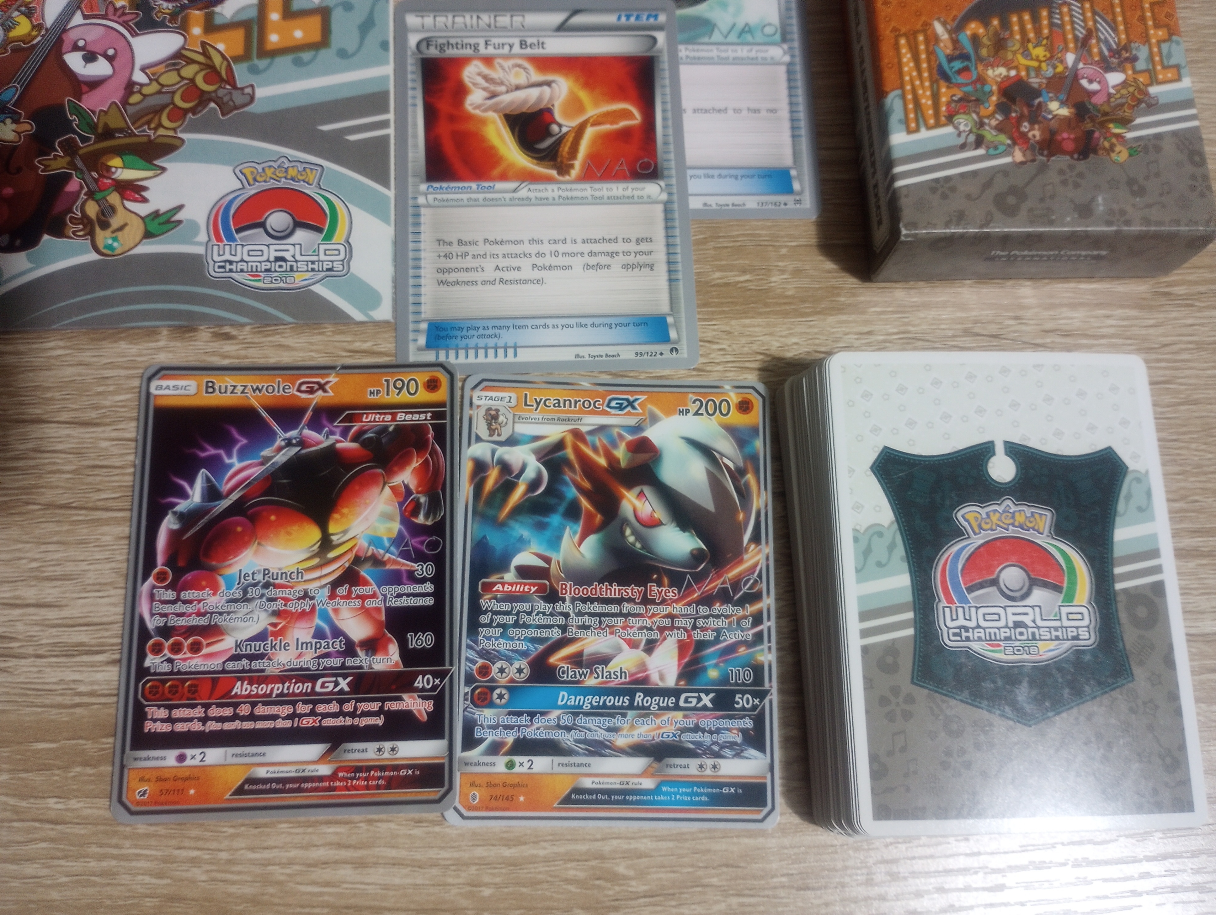 Pokemon 2018 World Championship Decks with Pin and Booklet - photo 3