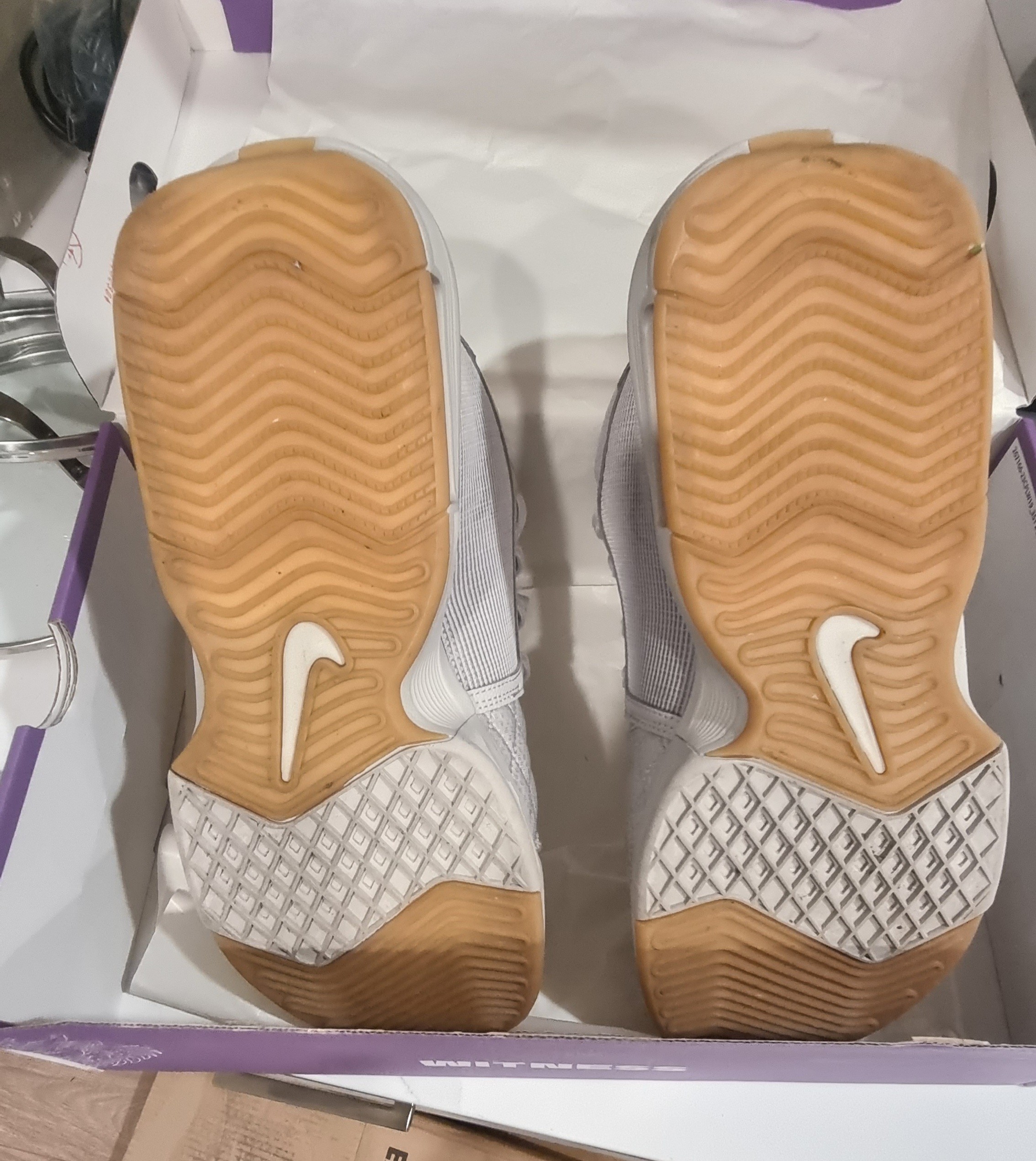 Lebron Witness 8 Size 10 - photo 4