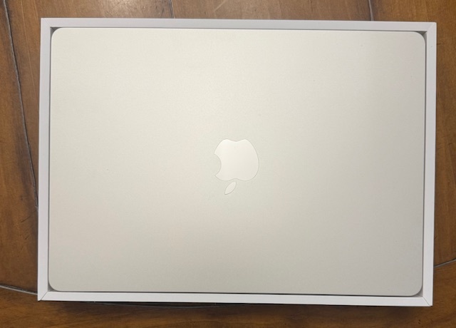 MacBook Air M2 (2022) in pristine condition. - photo 5