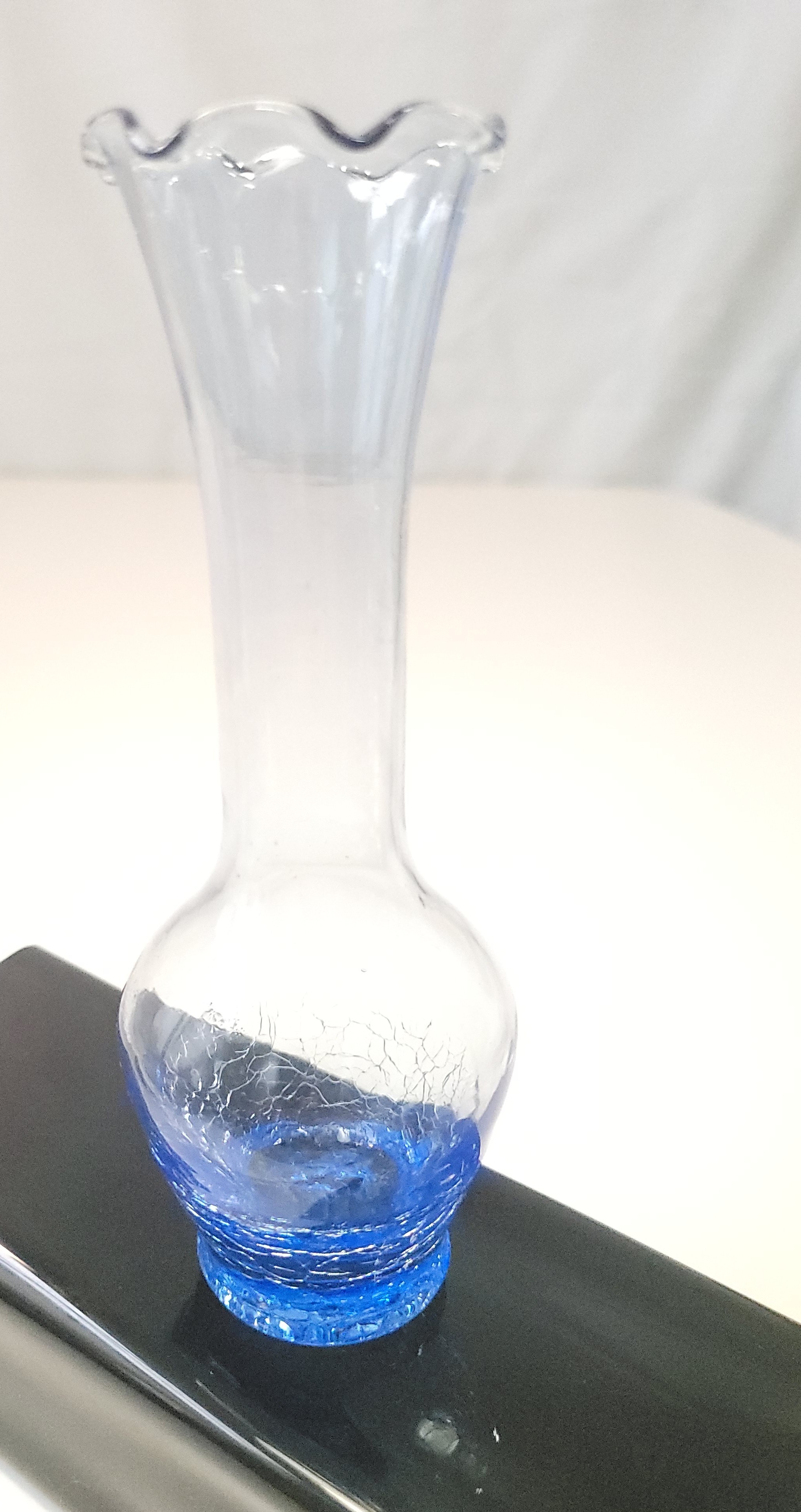 1960 Blue Crackle Glass Bud Vase 6" Ruffled Rim Hand Blown - photo 4