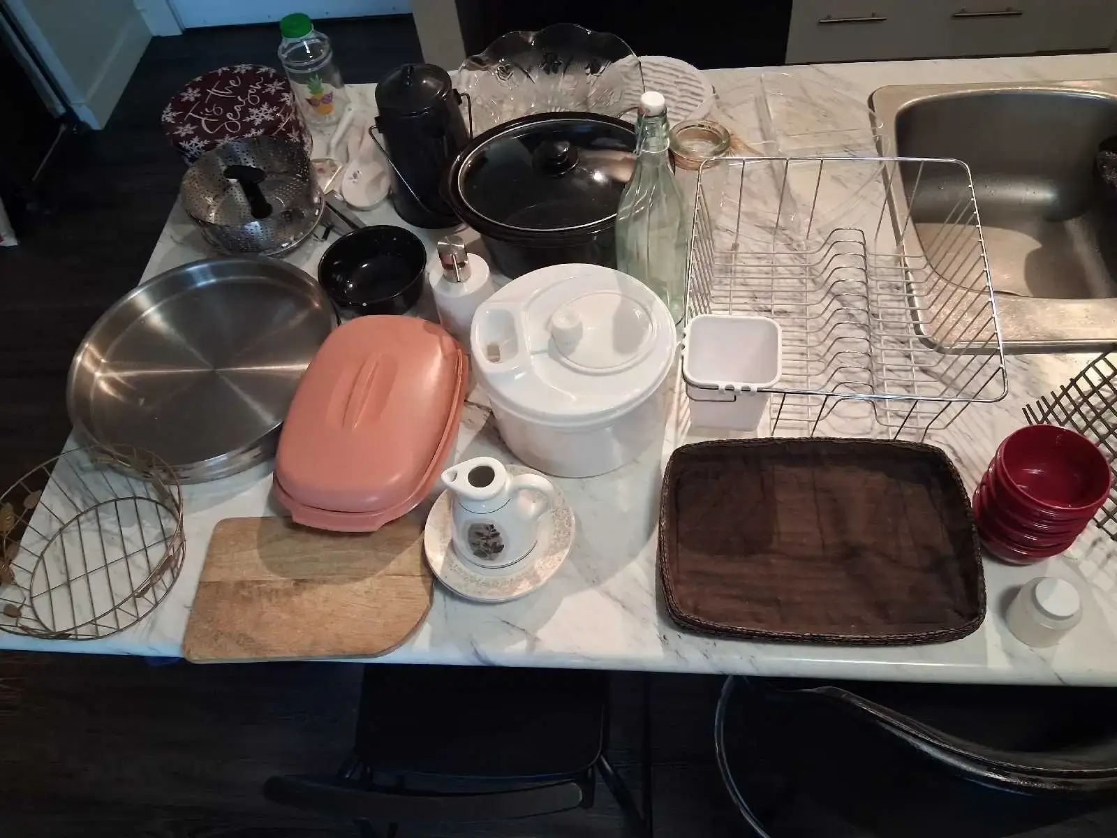 Mixed Kitchen Items and ustensils