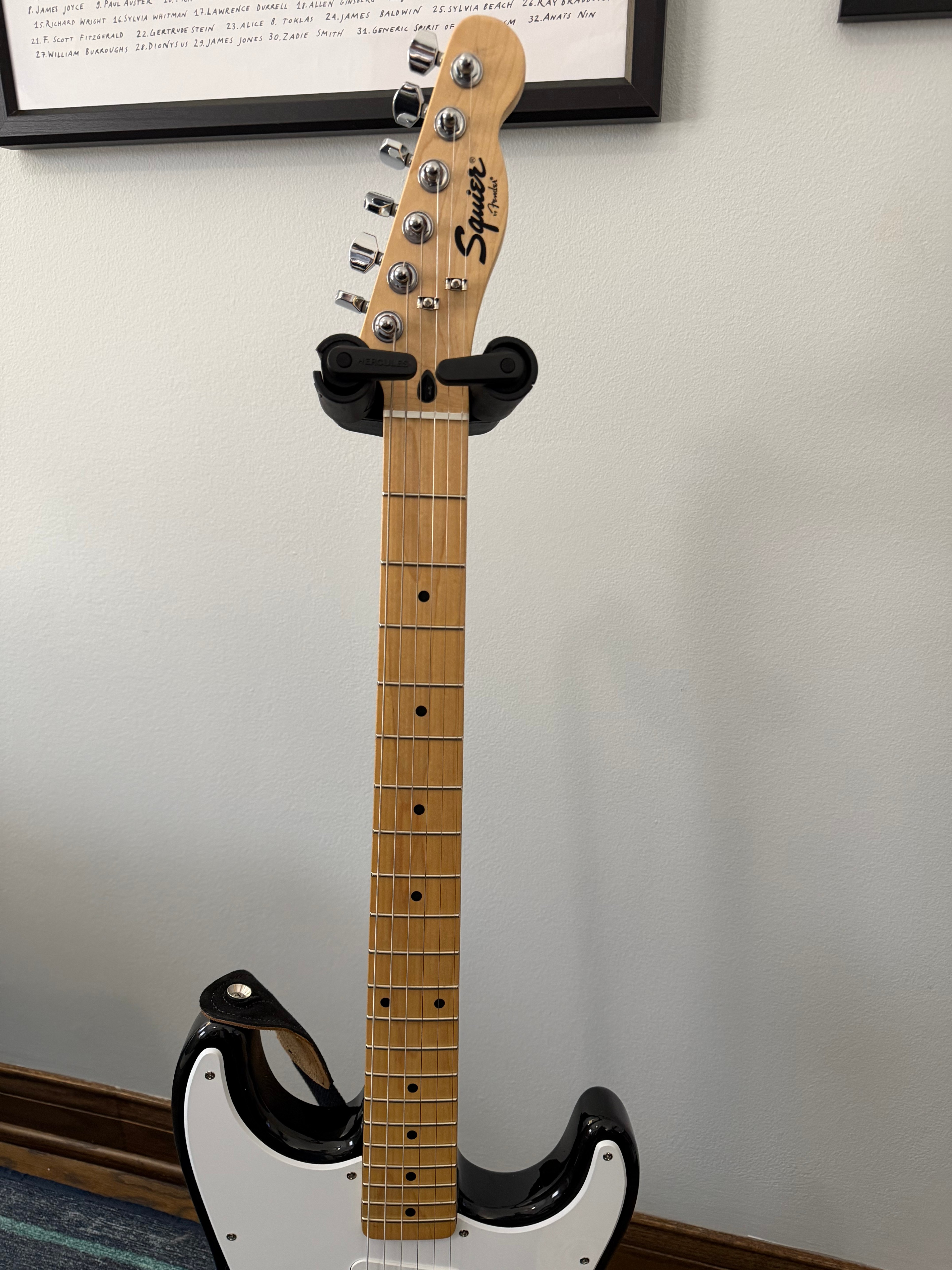 Squier `51 Guitar + Strap - photo 3