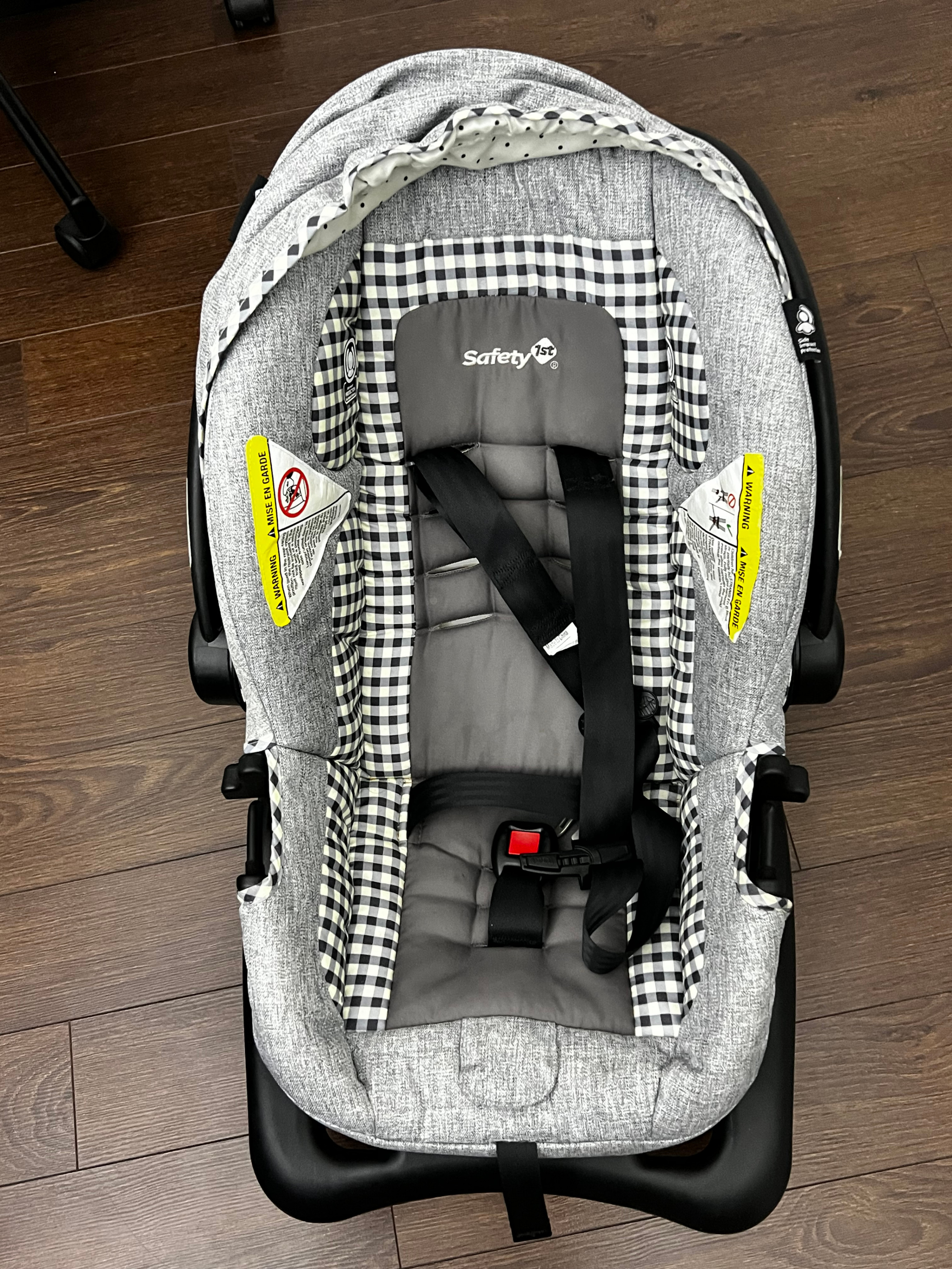 Infant Car Seat with Base – Safety 1st OnBoard 35 LT – $60