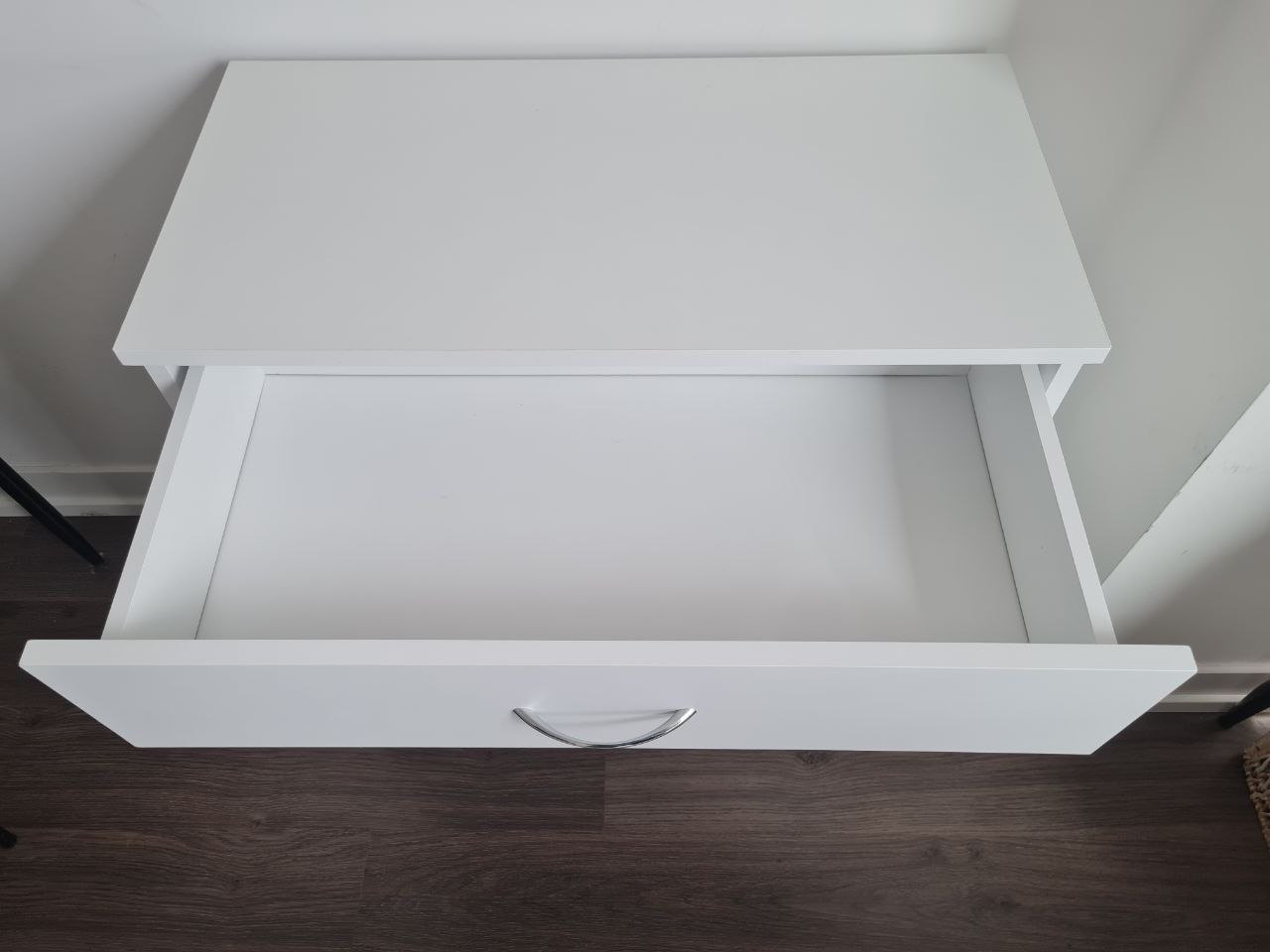 ️ Modern 4-Drawer Dresser, Clean & Compact Storage (Like New) - photo 3