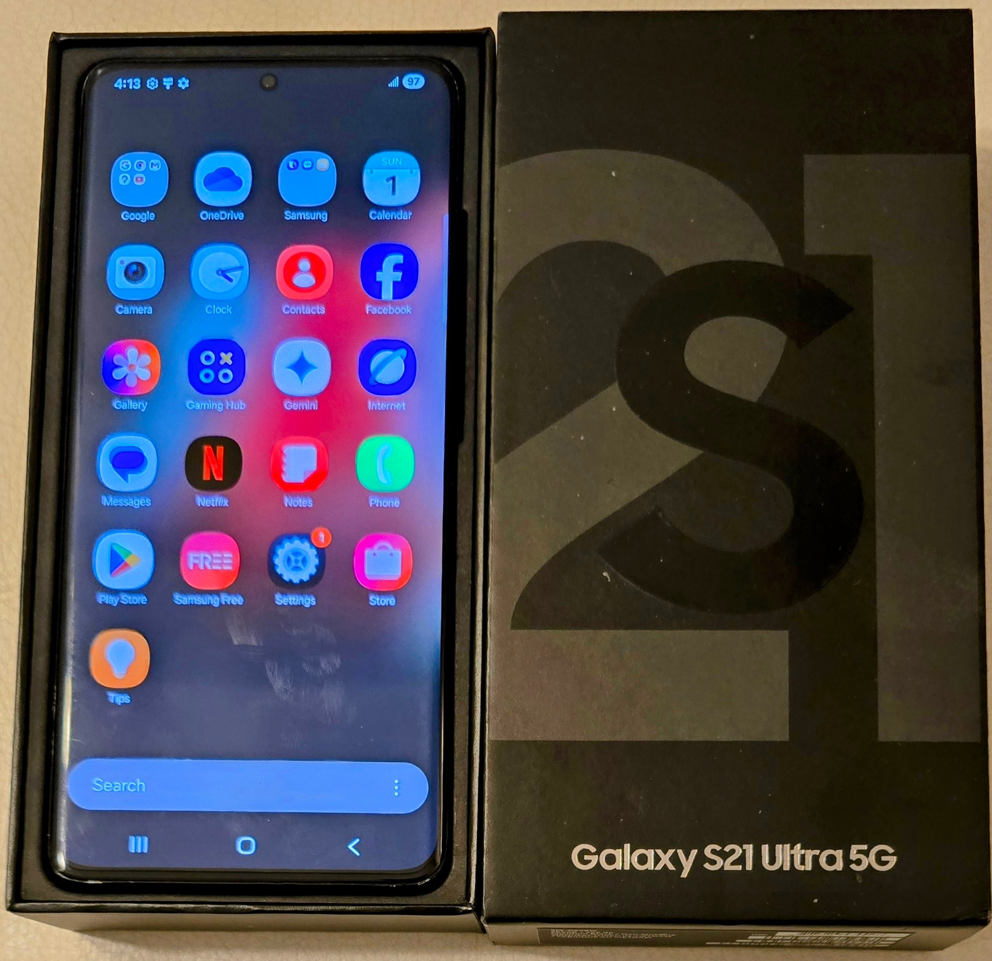 Unlocked 256 Gig Samsung Galaxy S21 Ultra 5G in original box