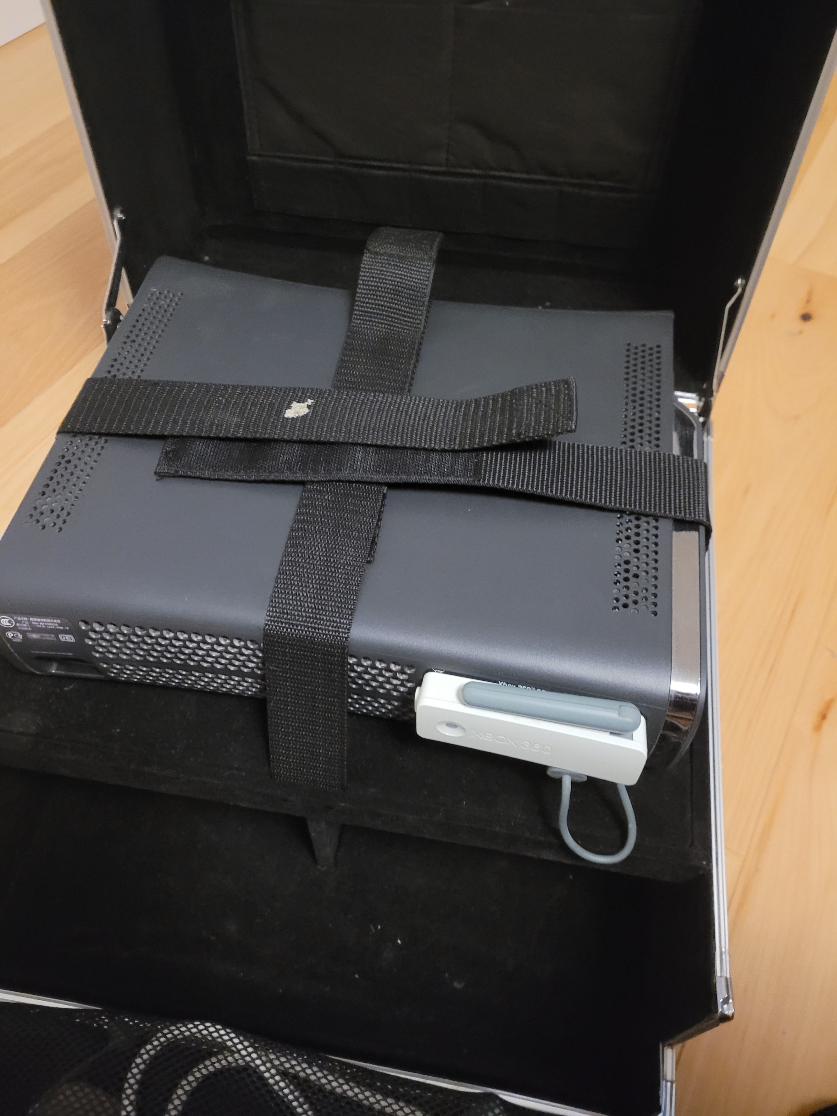 XBOX360 Bundle with games (for parts) - photo 3