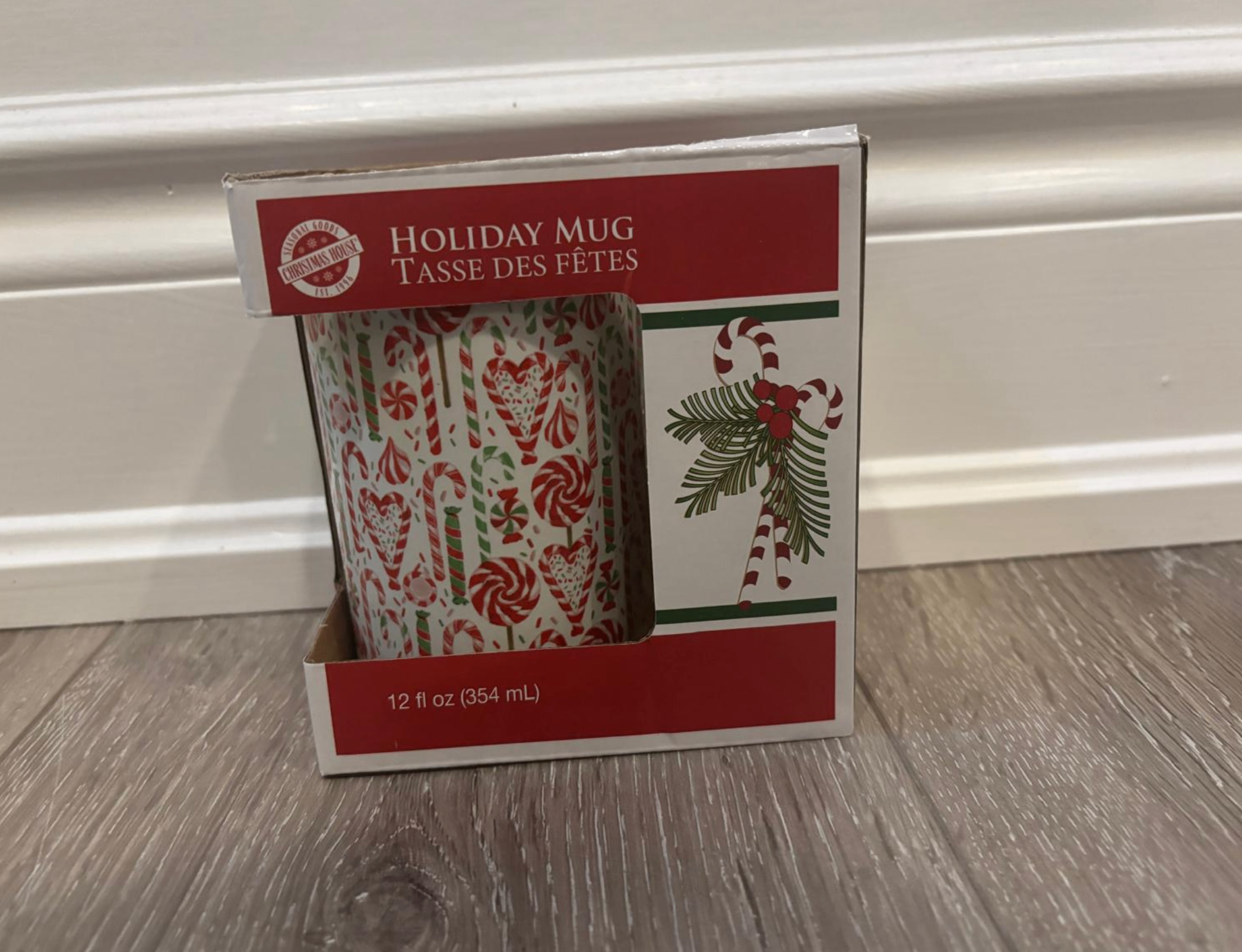 Christmas-themed holiday mug 🎄☕