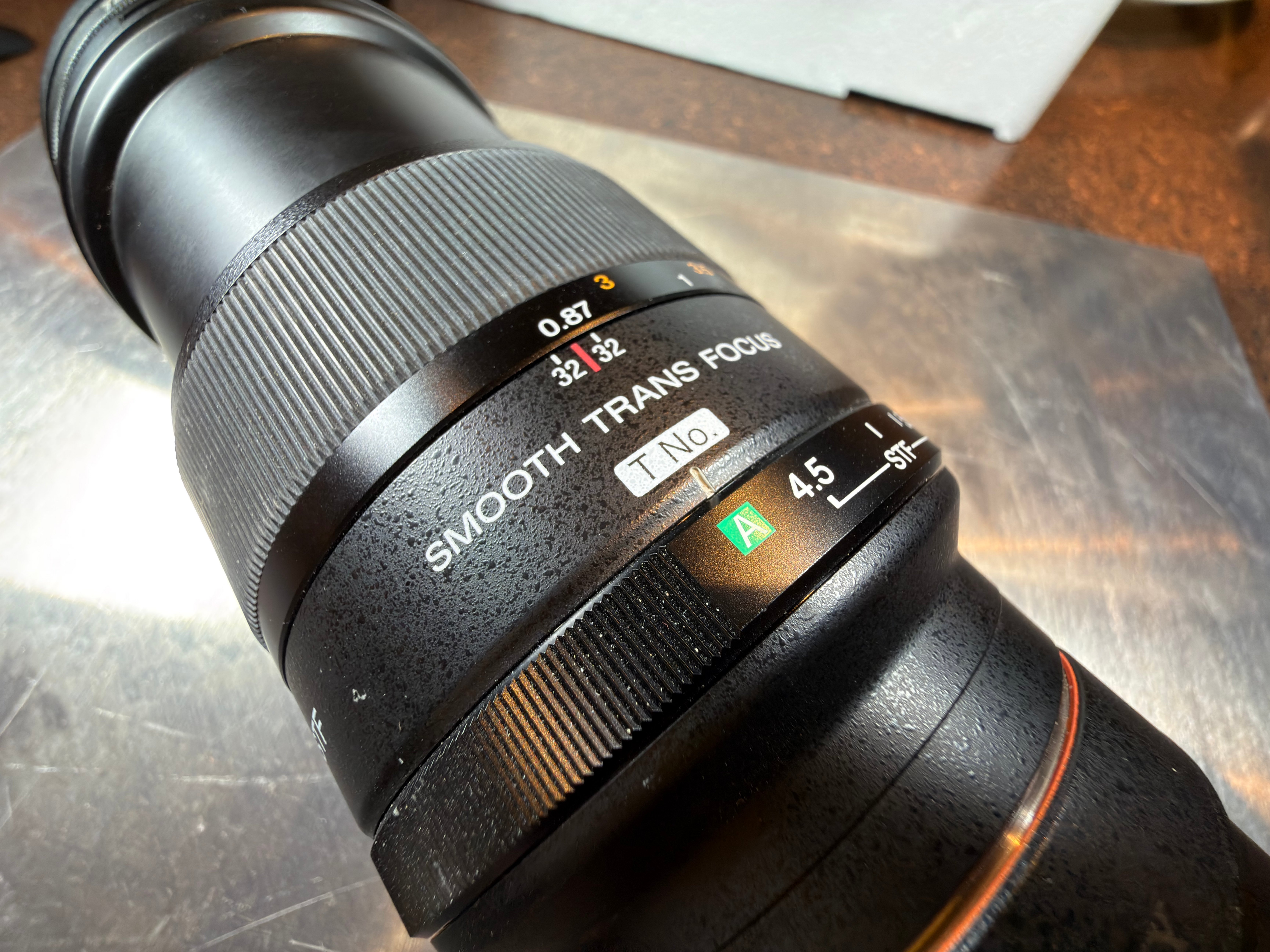 Sony 135mm f4.5 STF SAL135F28 & E Mount Adapter - photo 3