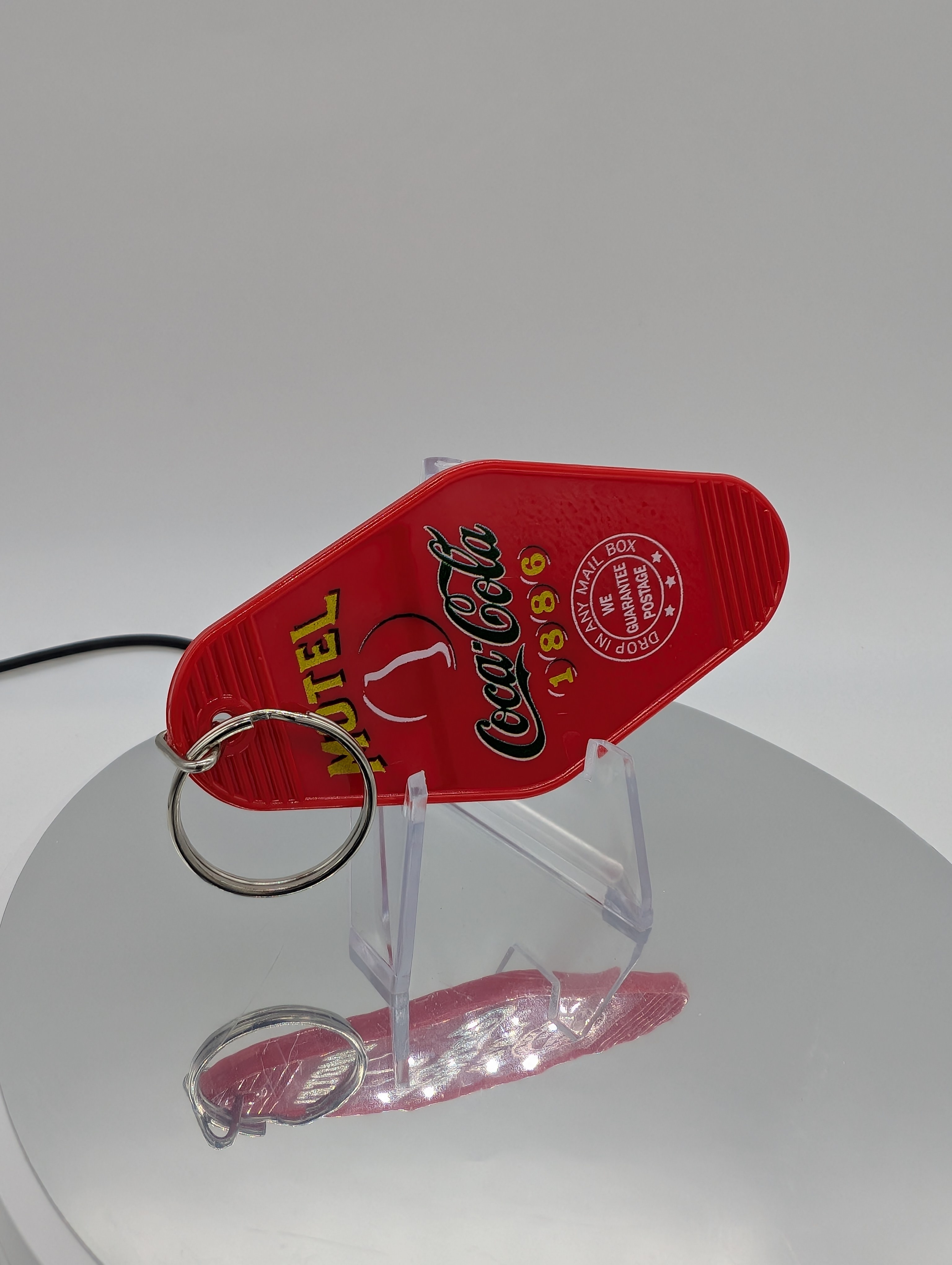 🥤🔑Vintage Style Coca-Cola Motel/Hotel Keychain - Brand New! 🥤🔑 - photo 2