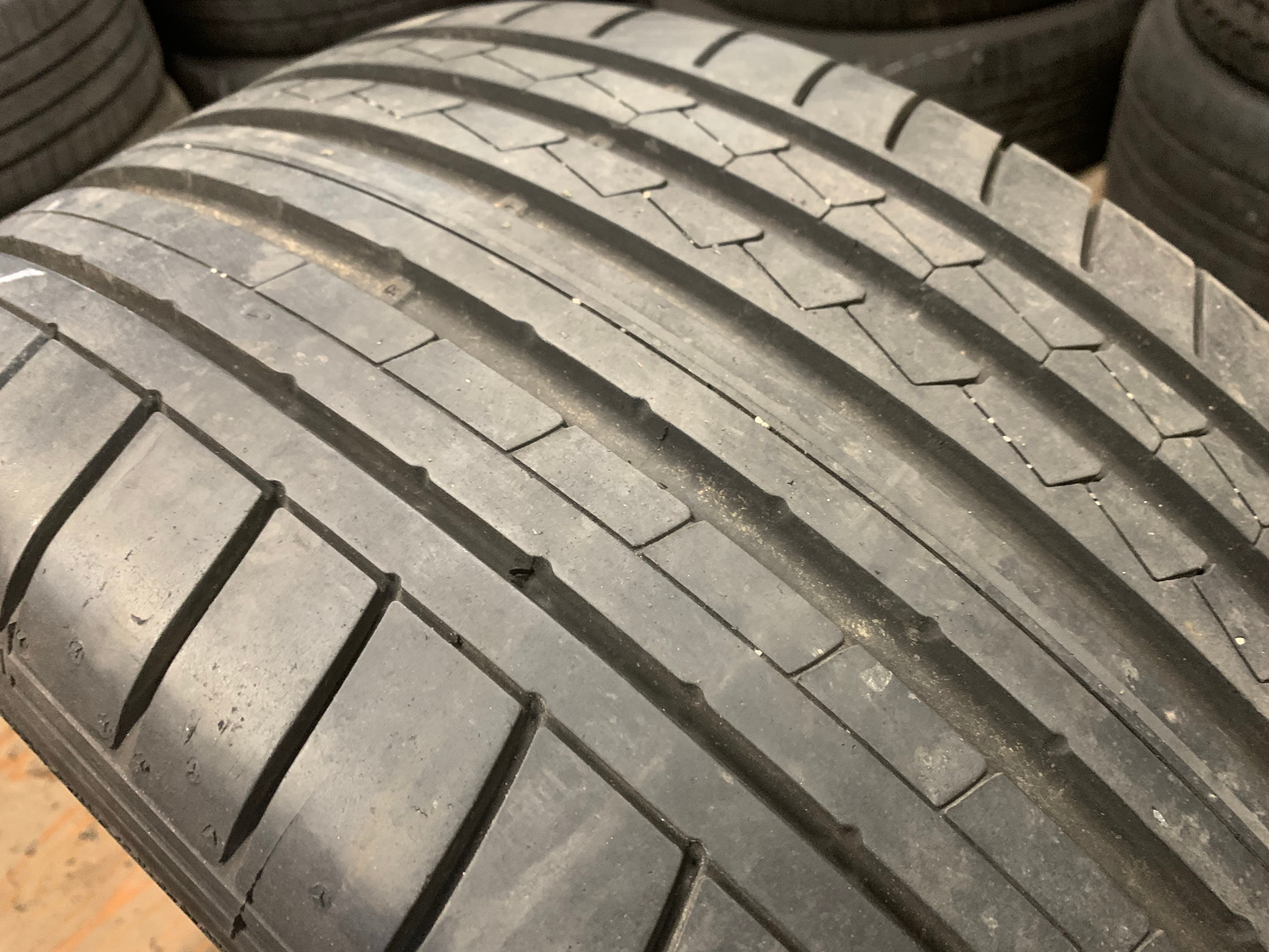 1 X single 275/35/21 XL Dunlop SP Sport Maxx GT with 80% tread - photo 4