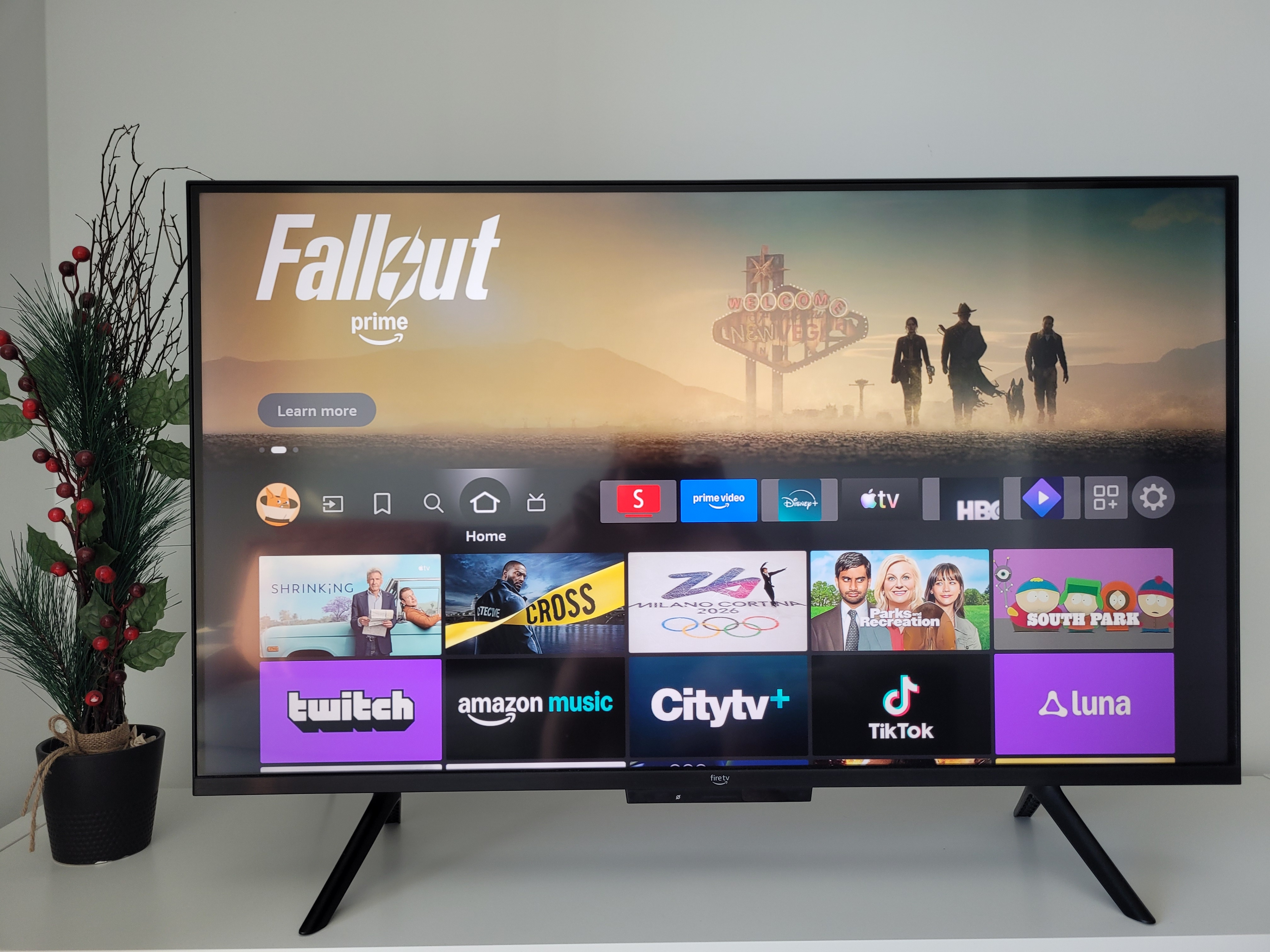 Omni QLED Amazon Fire TV 43" 4K Dolby Vision IQ Alexa
