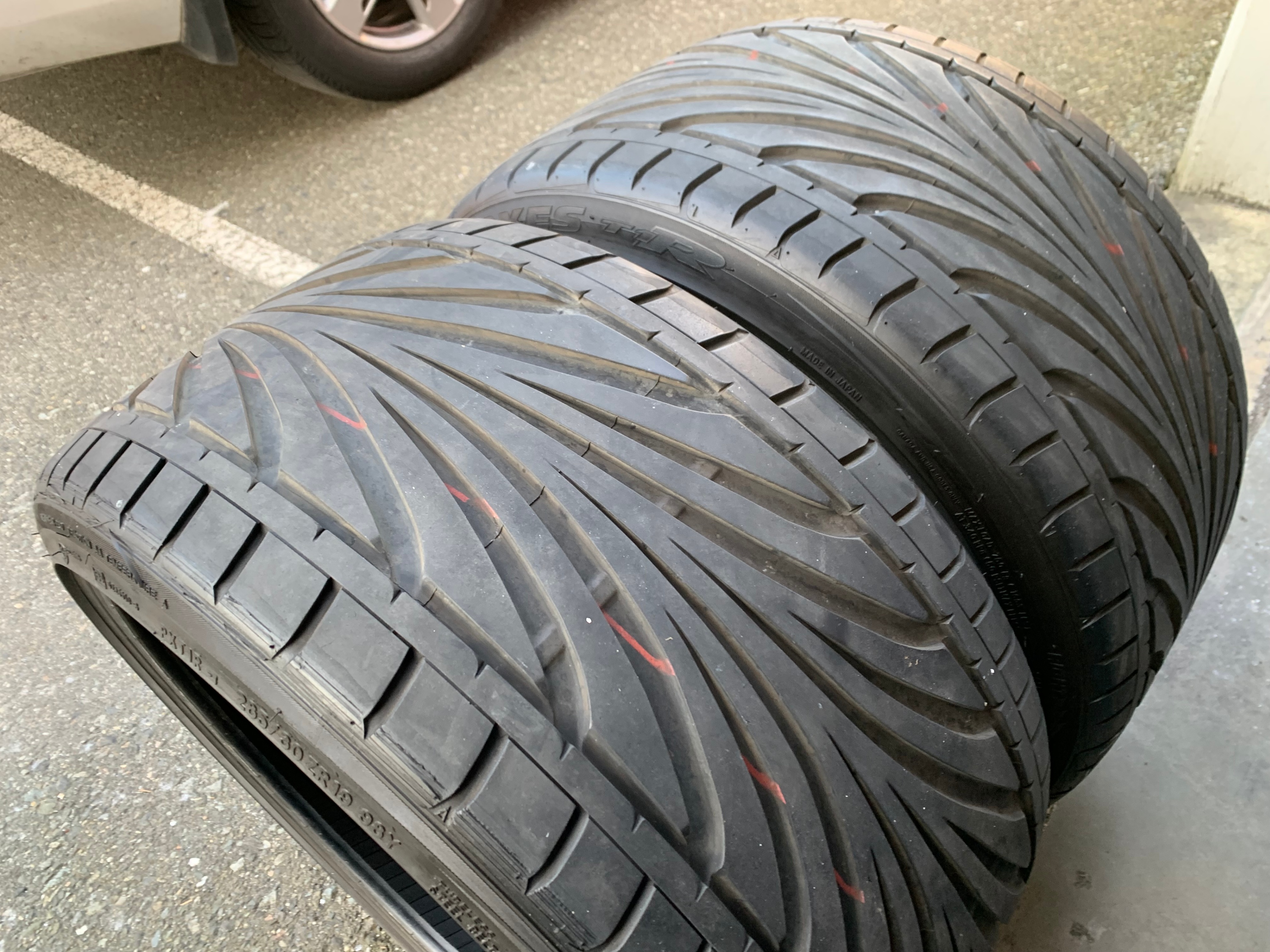 PAIR of 285/30/19 98Y Toyo Proxes T1R with over 85% tread - photo 4
