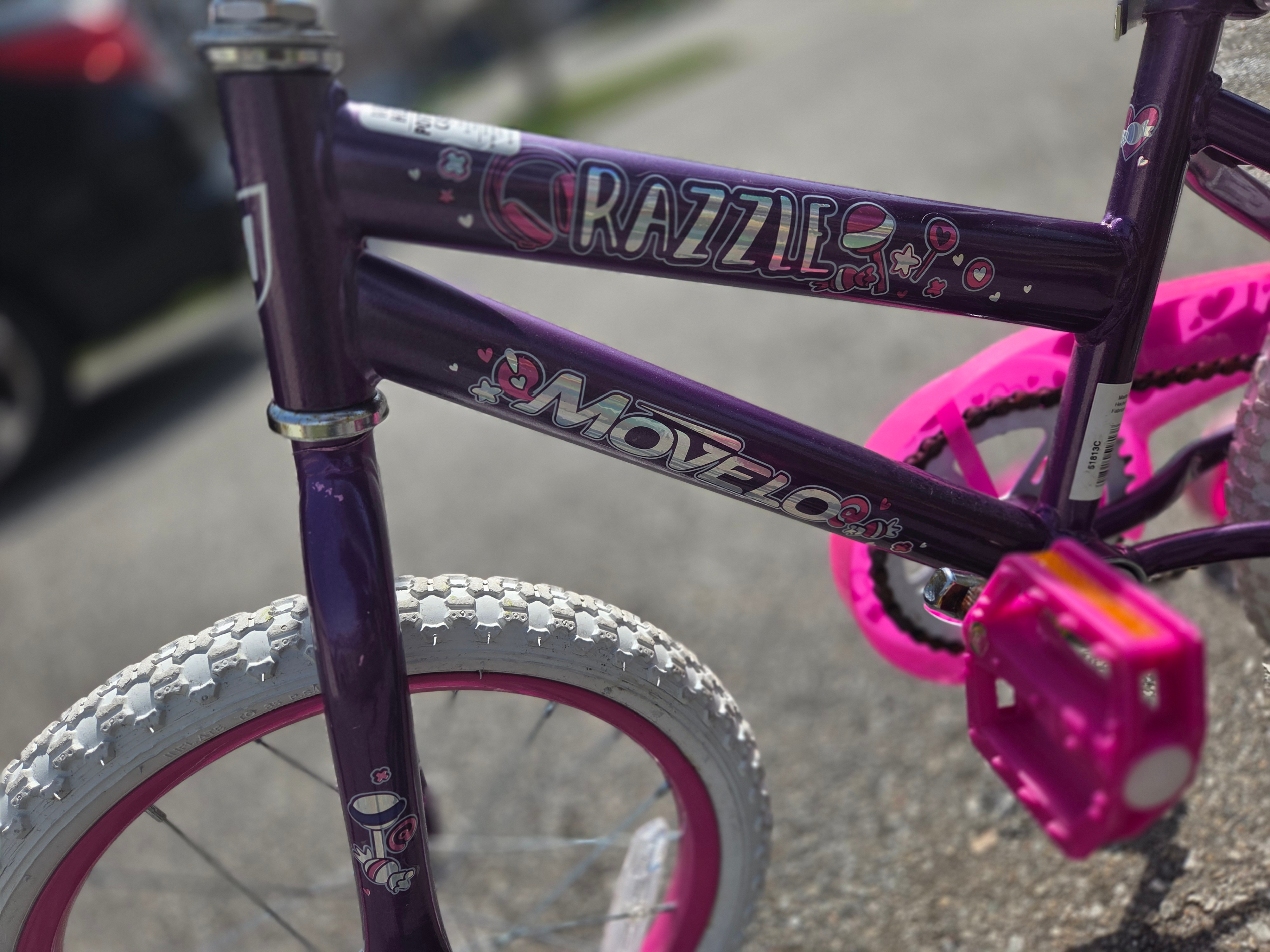 Huffy "Razzle" Girls Tricycle - photo 4