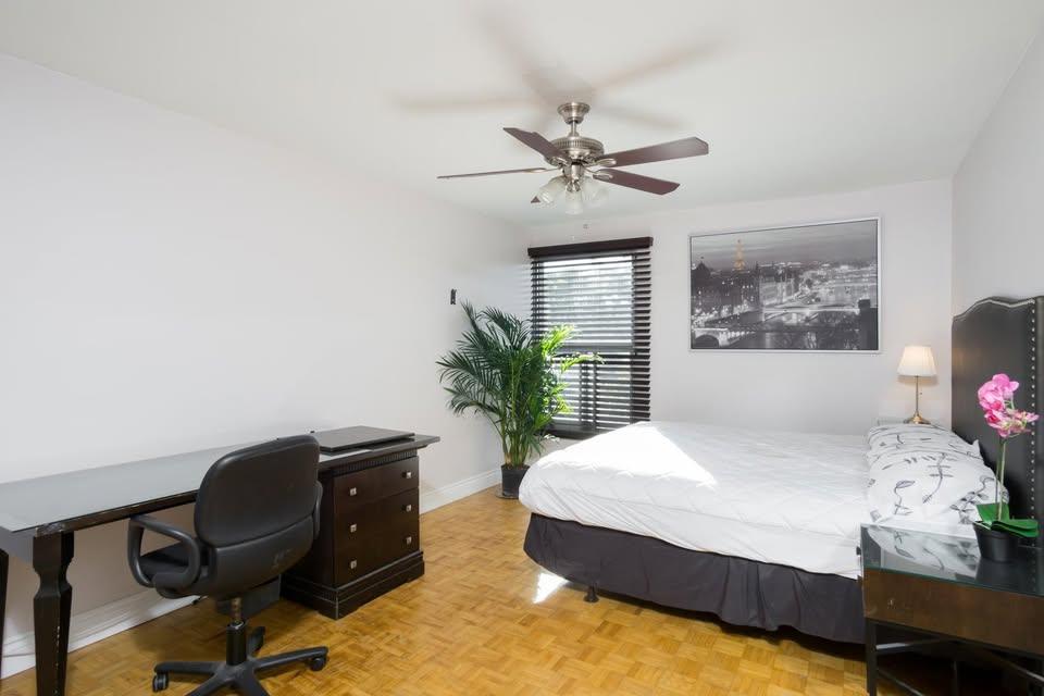 Two great large rooms fully furnished available May first. - photo 2