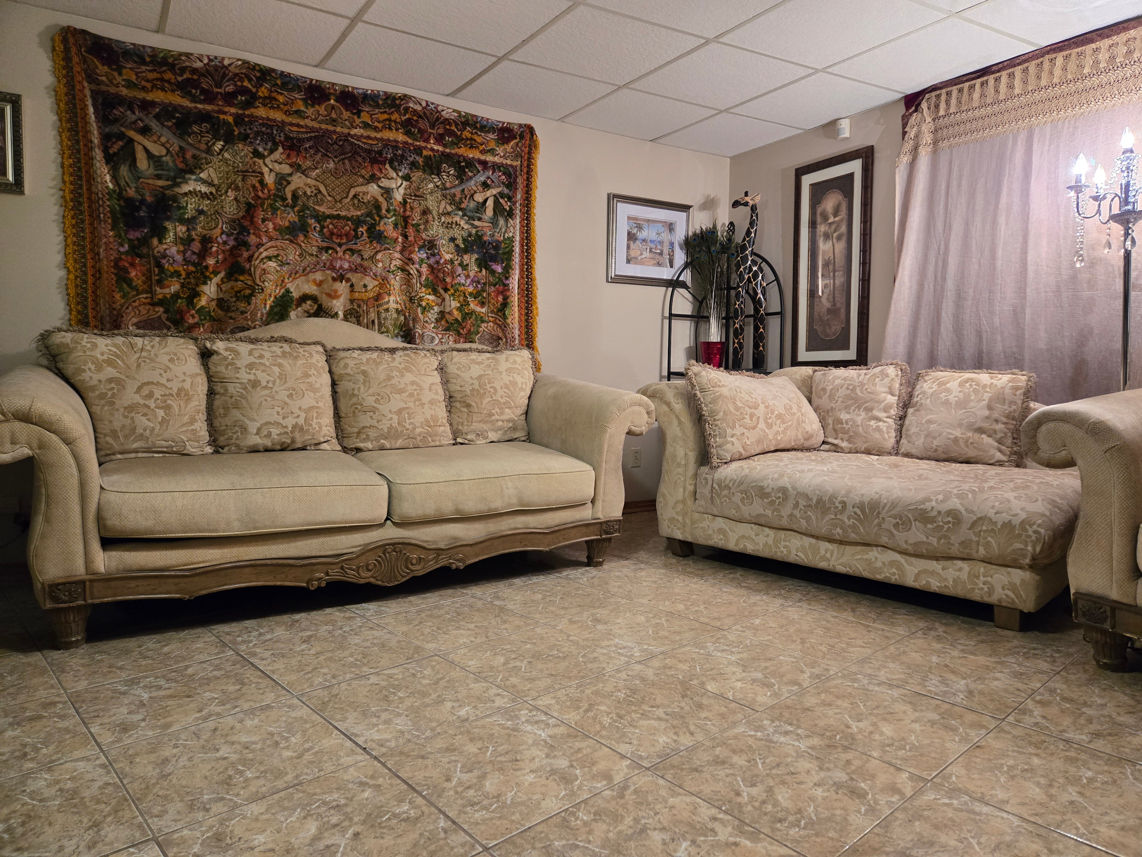 Three piece sofa set with chaise - photo 3