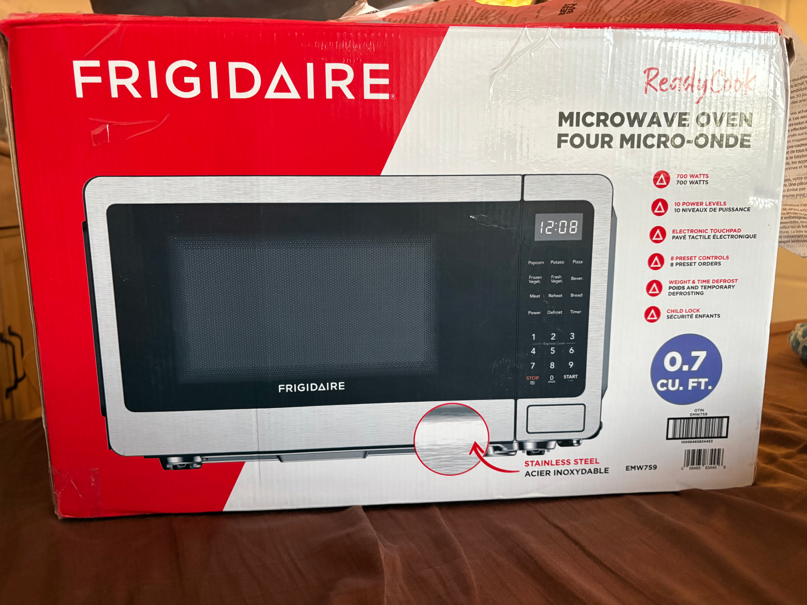 Frigidaire 0.7 Cu Ft Microwave (700W) – Like New