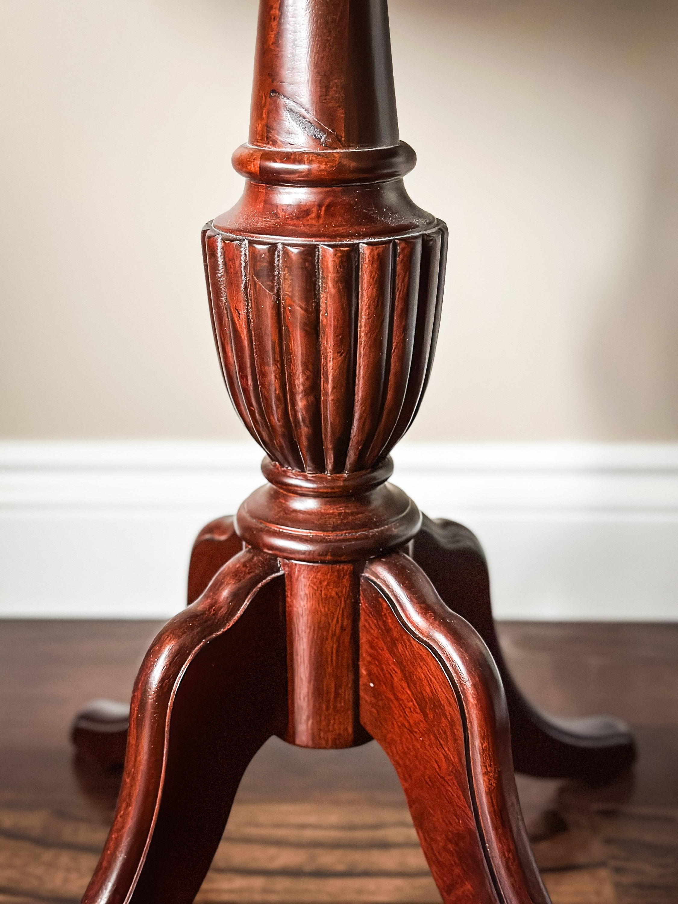 Round Solid Wood Mahogany Side Table - photo 2