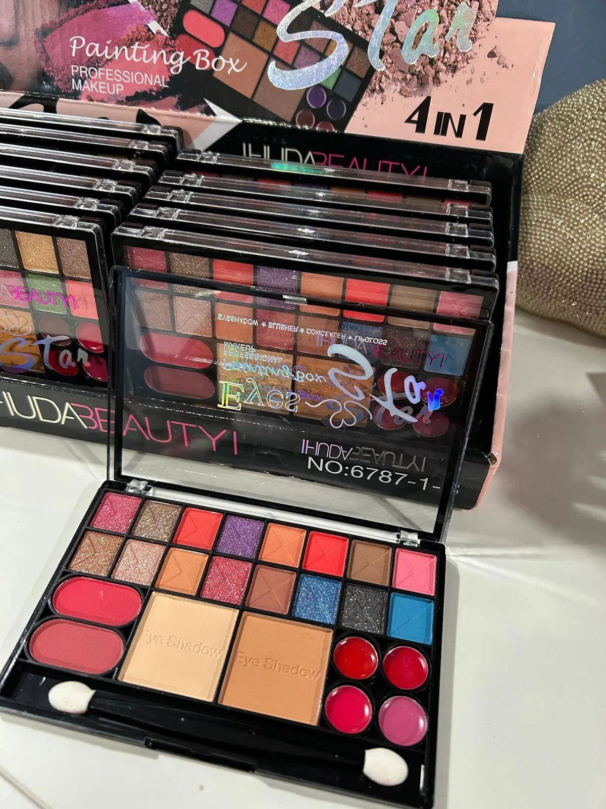 Huda Beauty 4-in-1 Eyeshadow and Blush Palette