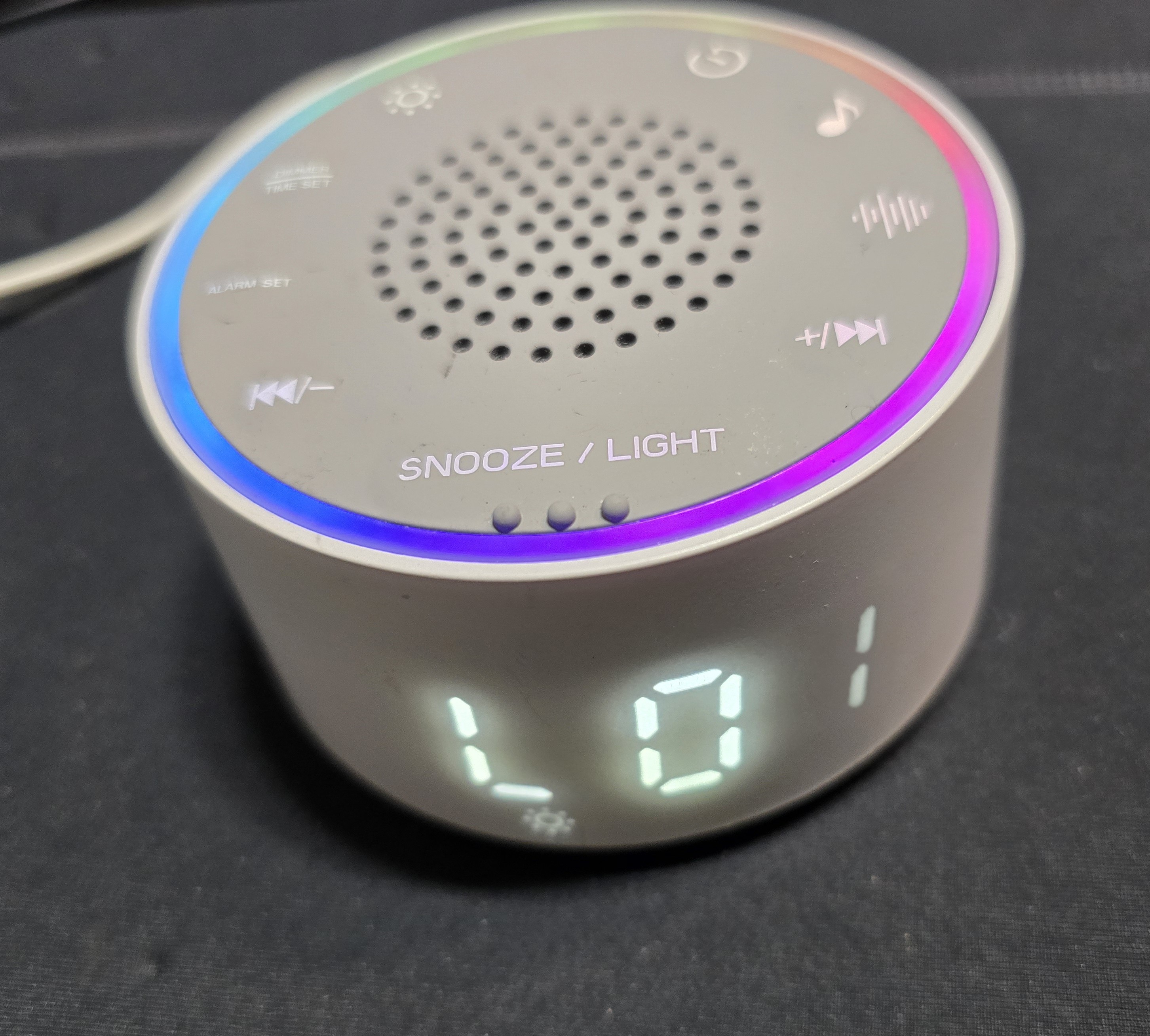Dreamegg Sound Machine Alarm Clock w/ Night Light + RGB - photo 3