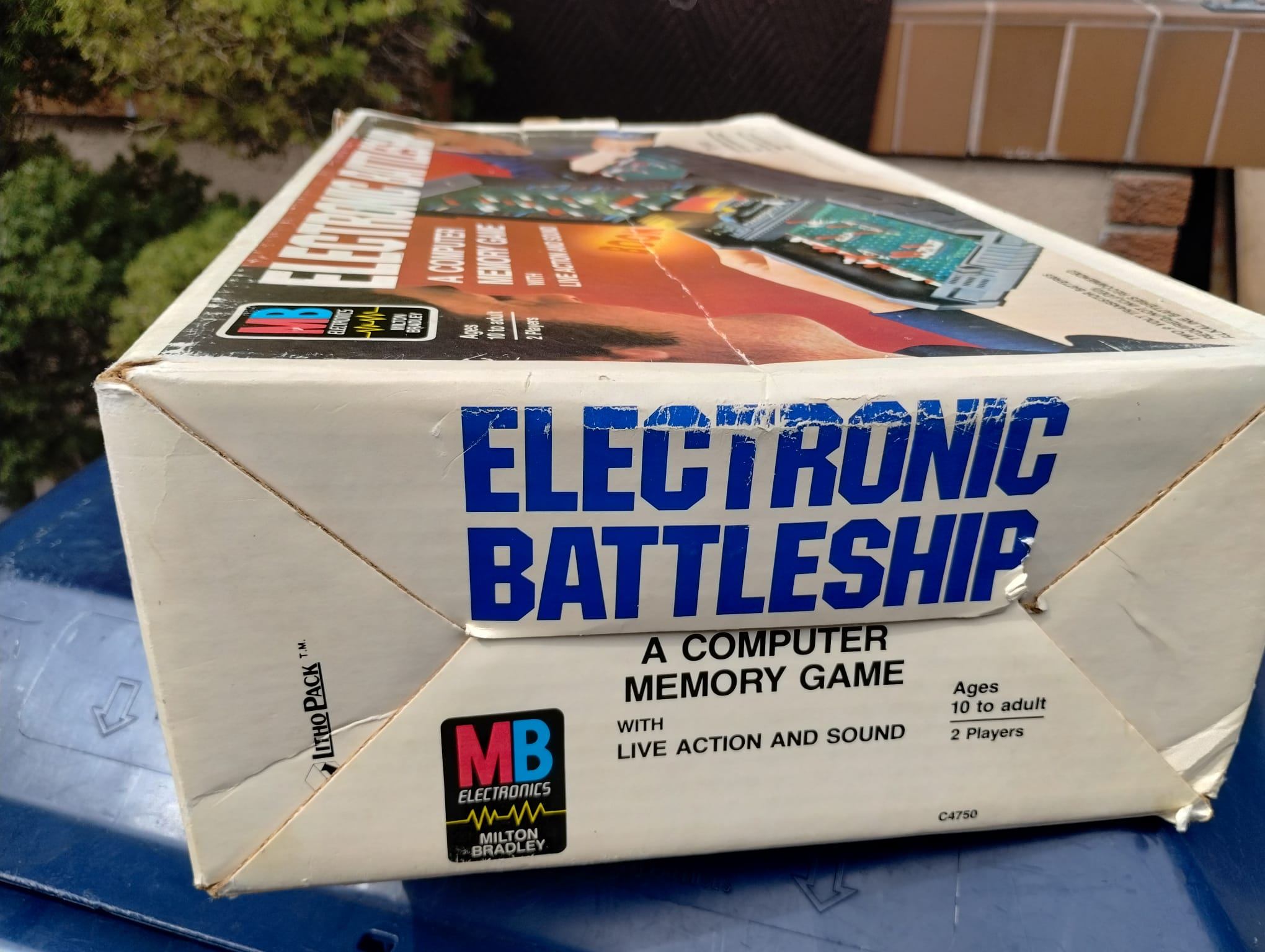 Vintage Milton Bradley Electronic Battleship Excellent Condition - photo 4