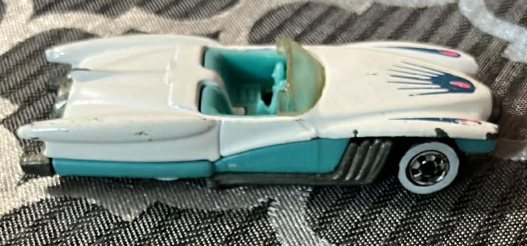 Hot Wheels Street Beast Studebaker Convertible Toy Car - photo 2