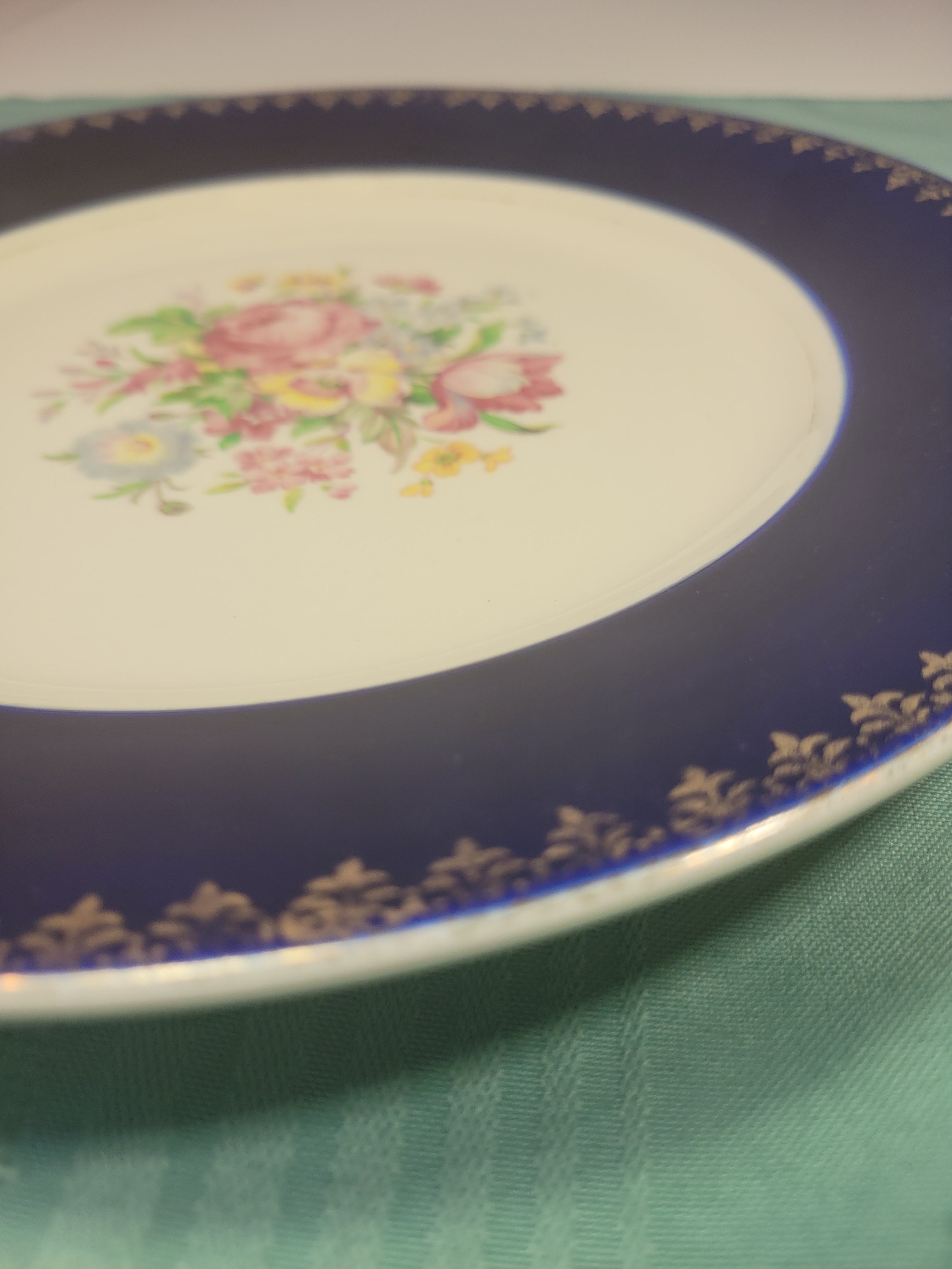 Circa 1942 Royal Harvey Staffordshire England Cobalt Blue Floral - photo 4