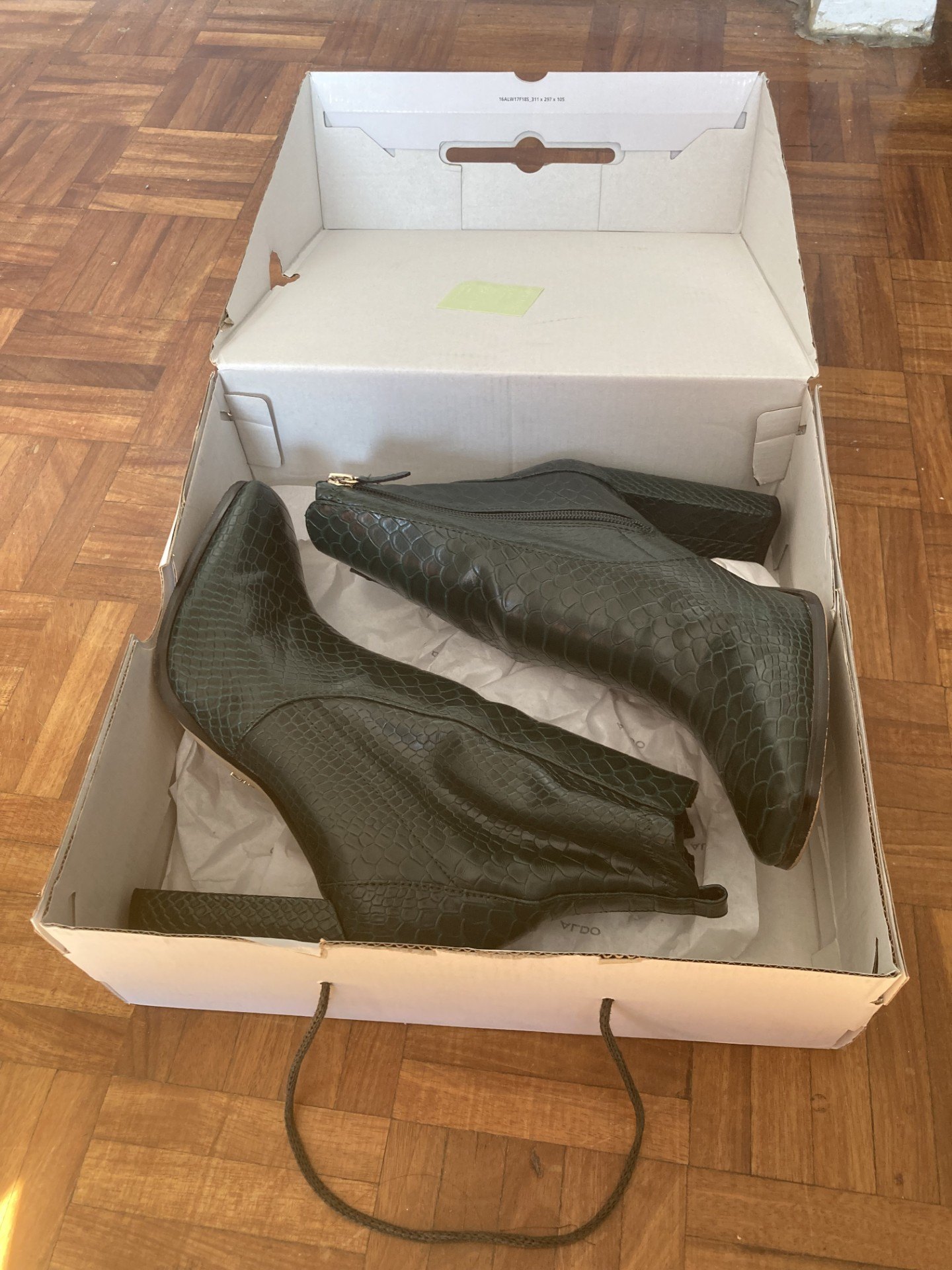 Aldo Aurla Green Snakeskin Faux Leather Booties (Women's size 9)