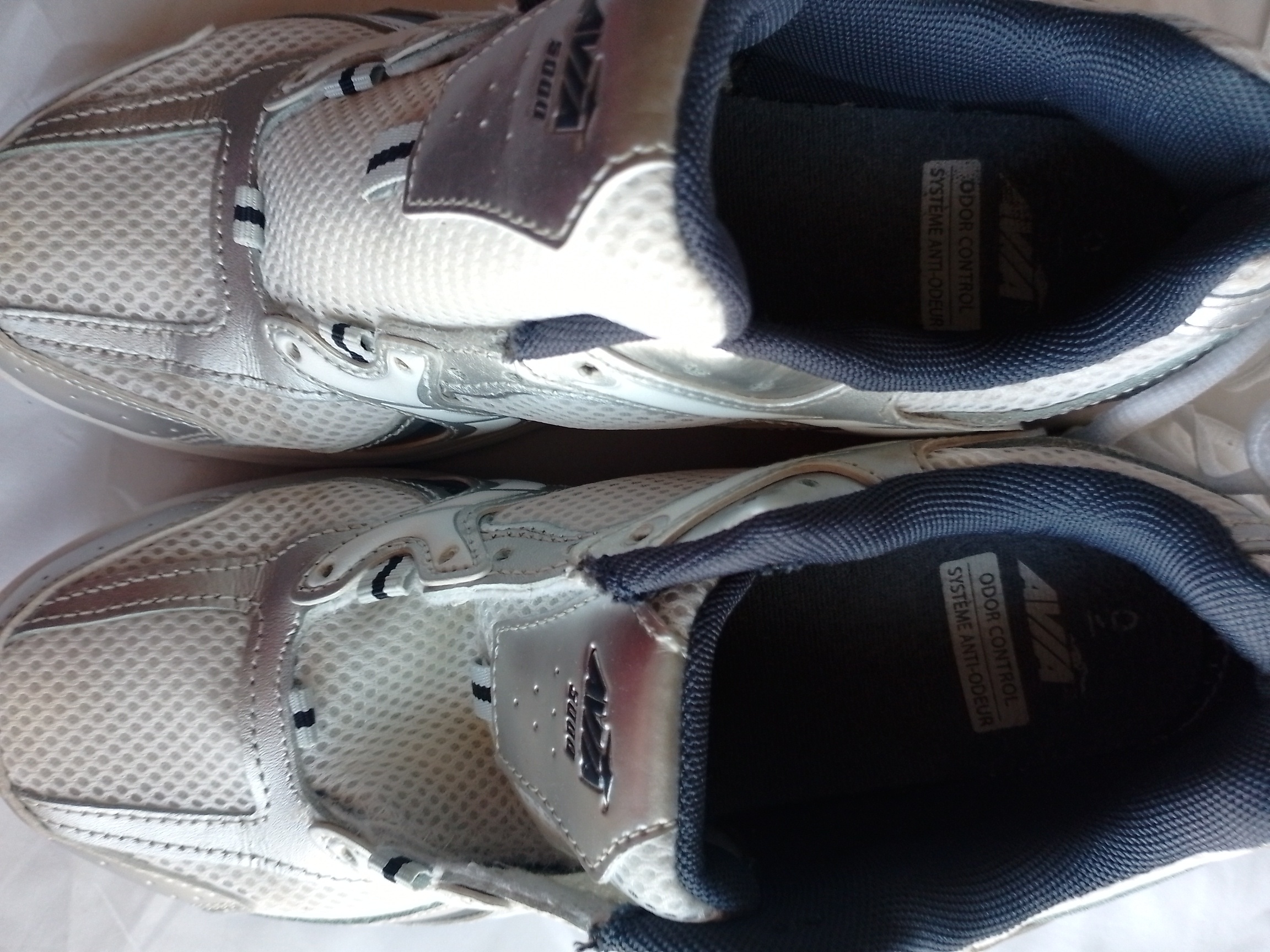 Avia 5000 White Running Shoes - Size 9 - photo 5