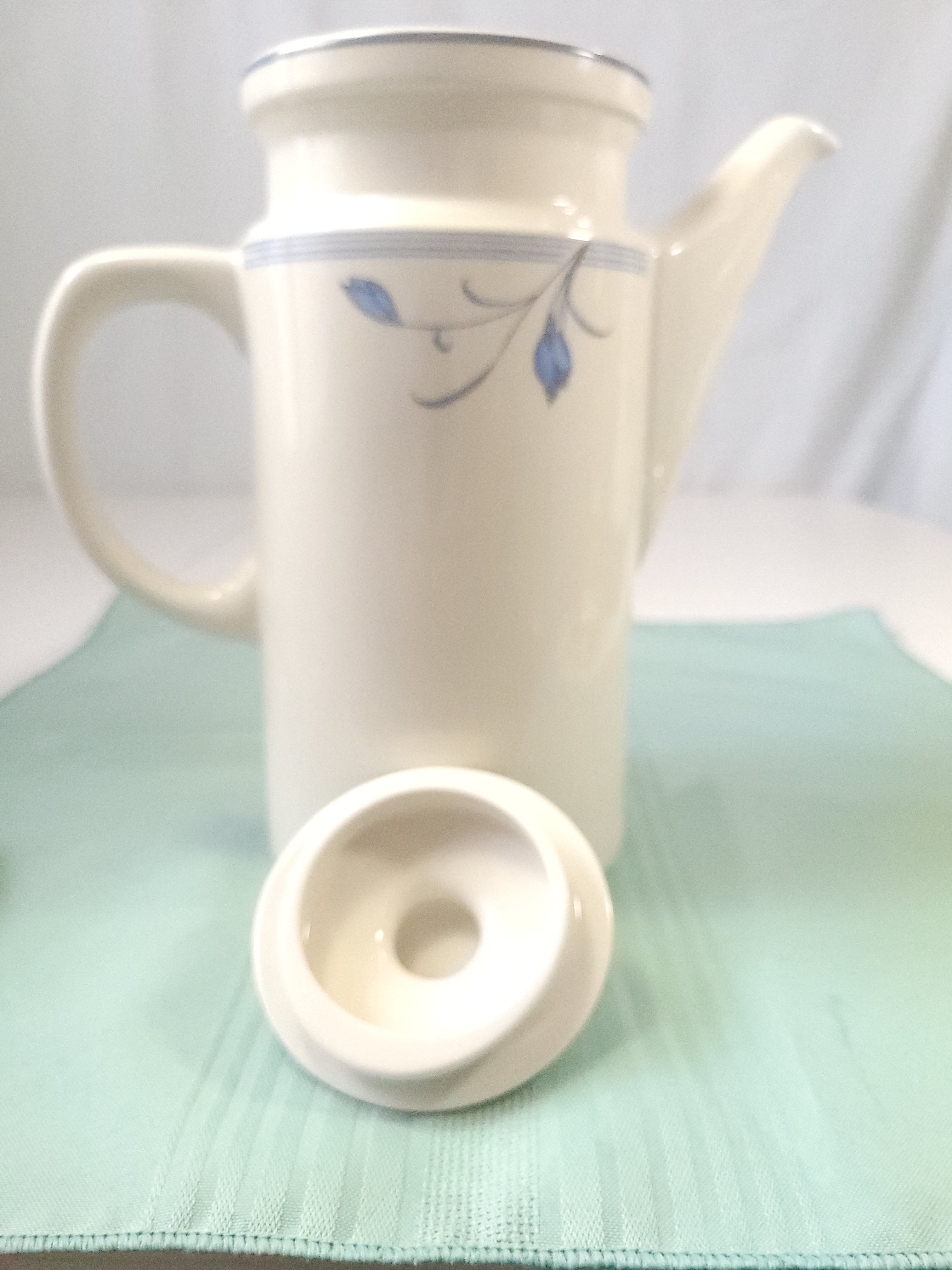 1980s Royal Oak Blue Tulip Stoneware Coffee Pot & 5 Mugs Set - photo 2