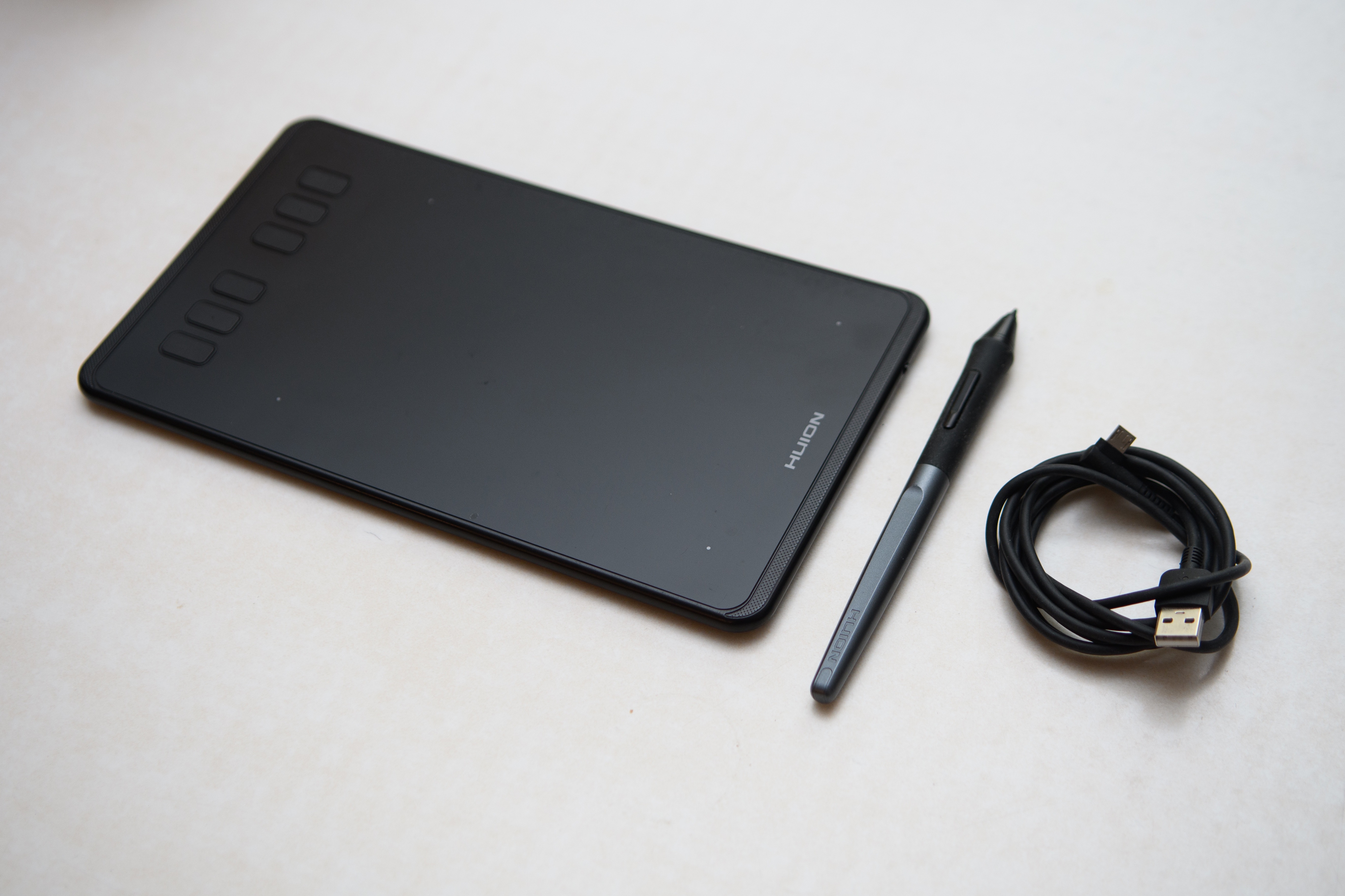 Huion Inspiroy H640P Drawing Tablet - photo 2