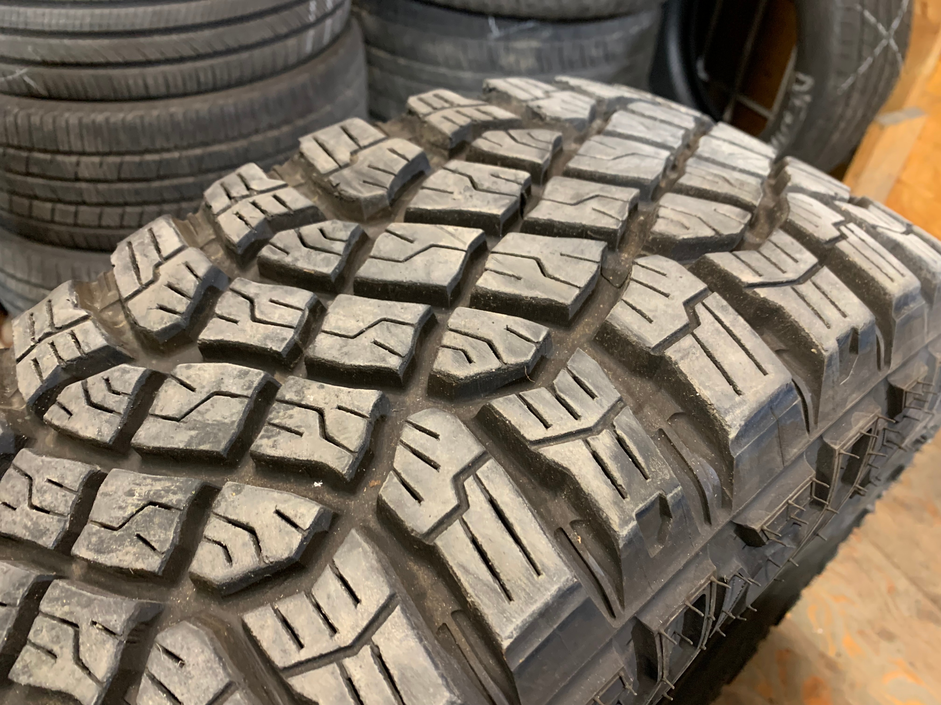 1 X single LT 275/70/18 Goodyear Wrangler Territory M/T w 90% - photo 4