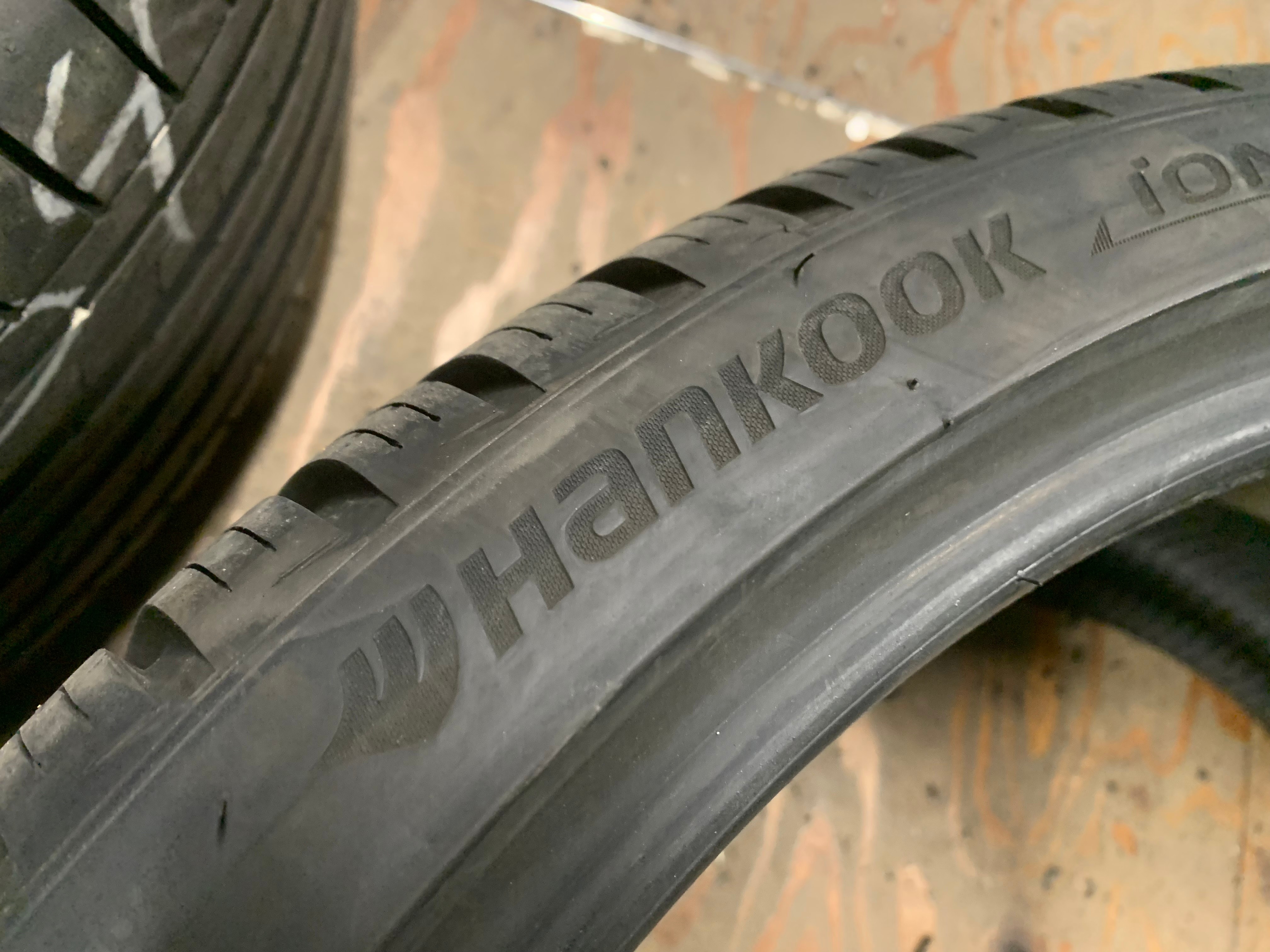 1 X single 305/30/21 M+S Hankook Ion I*Cept EV with 98% tread - photo 5