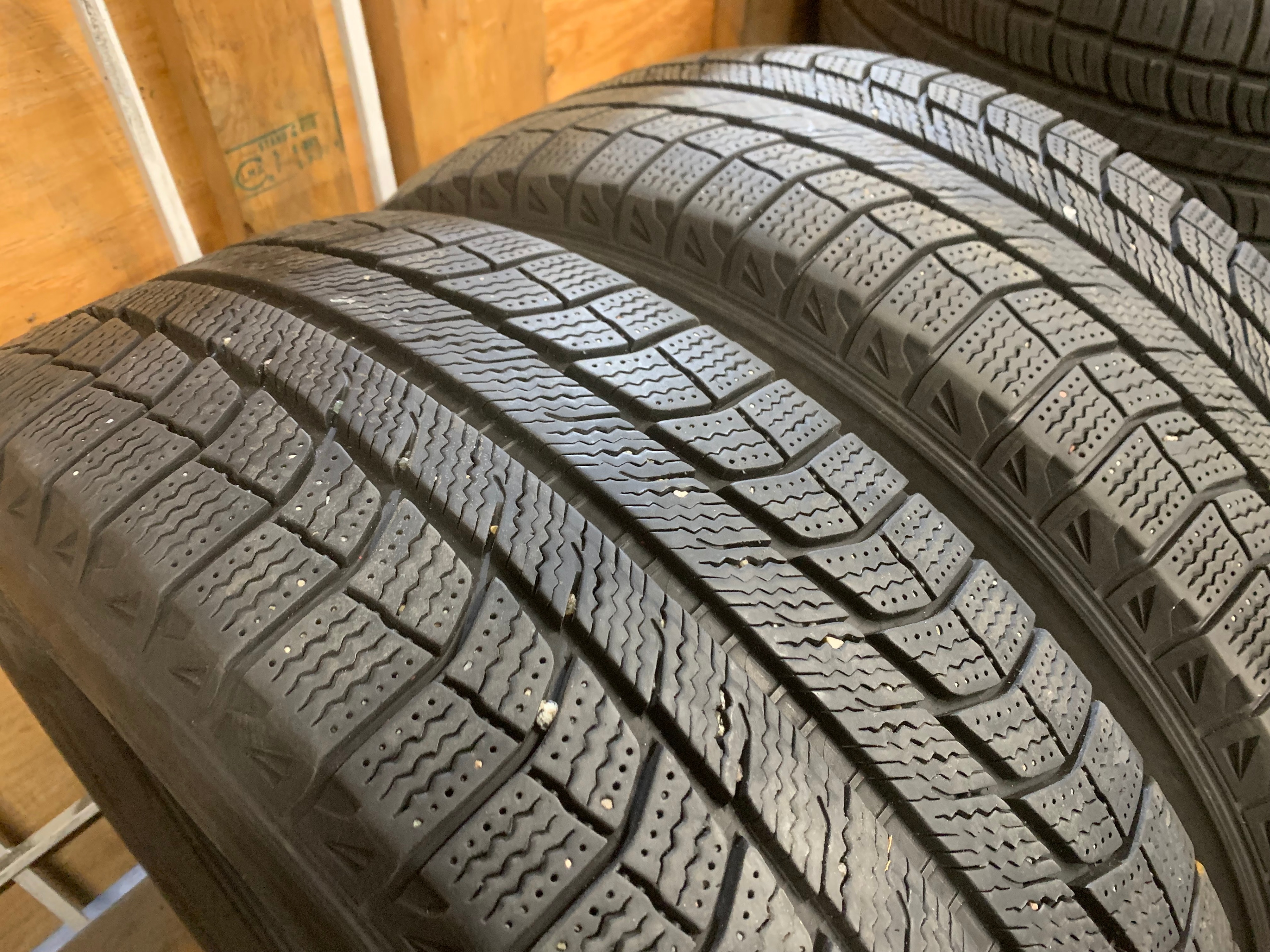 SET of 235/60/18 M+S 107T Michelin Latitude X-Ice 2 with 80% - photo 3