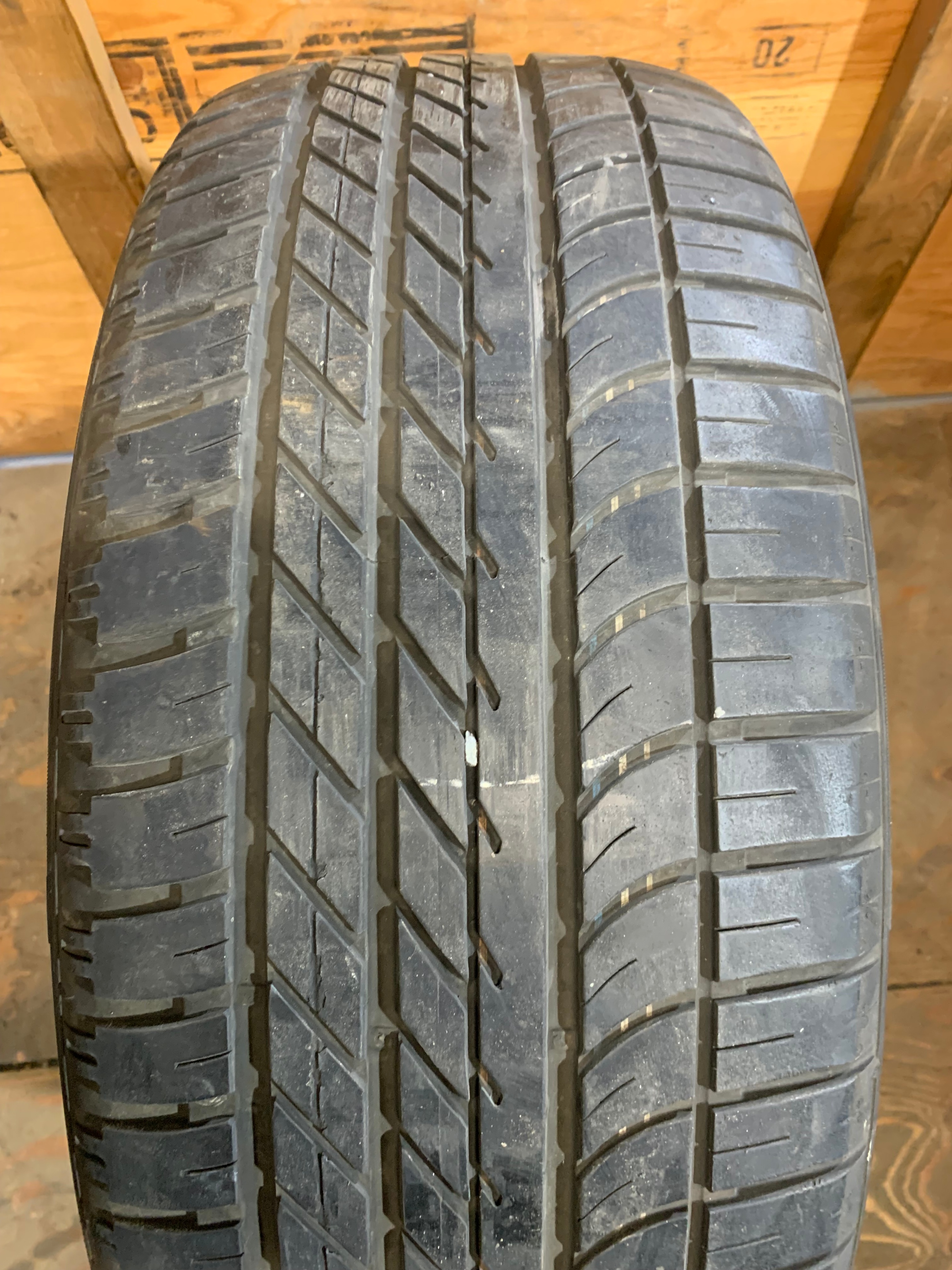 1 X single 275/45/21 Goodyear Eagle F1 Assymetric 4X4 SUV w 80%